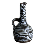 Vase en poterie ancienne