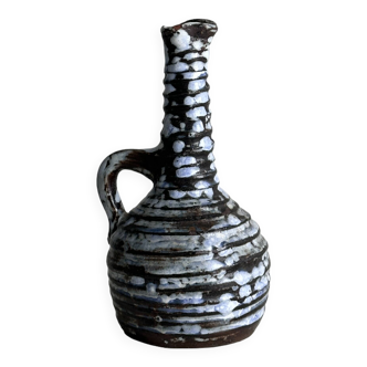 Vase en poterie ancienne