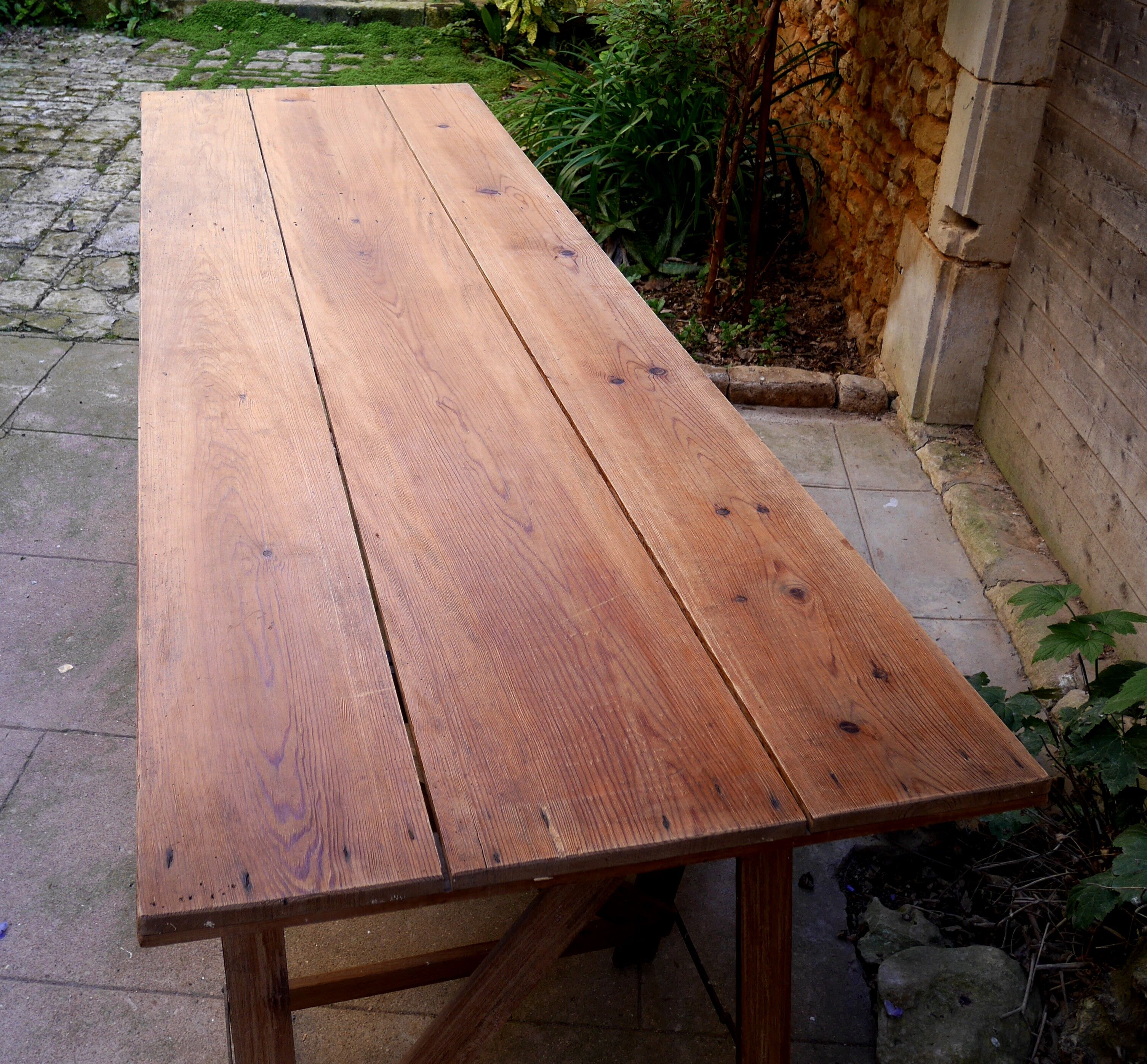 Guinguette table on natural wood trestles