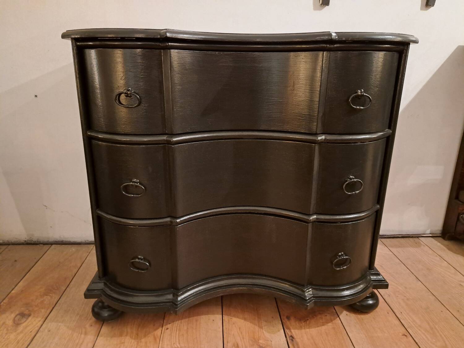 Commode baroque laquée noir