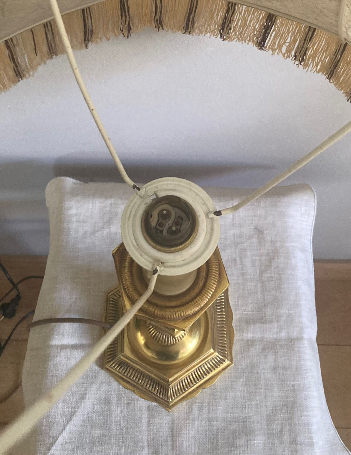 Empire / Directoire living room lamp in gilded bronze, mid-20th century