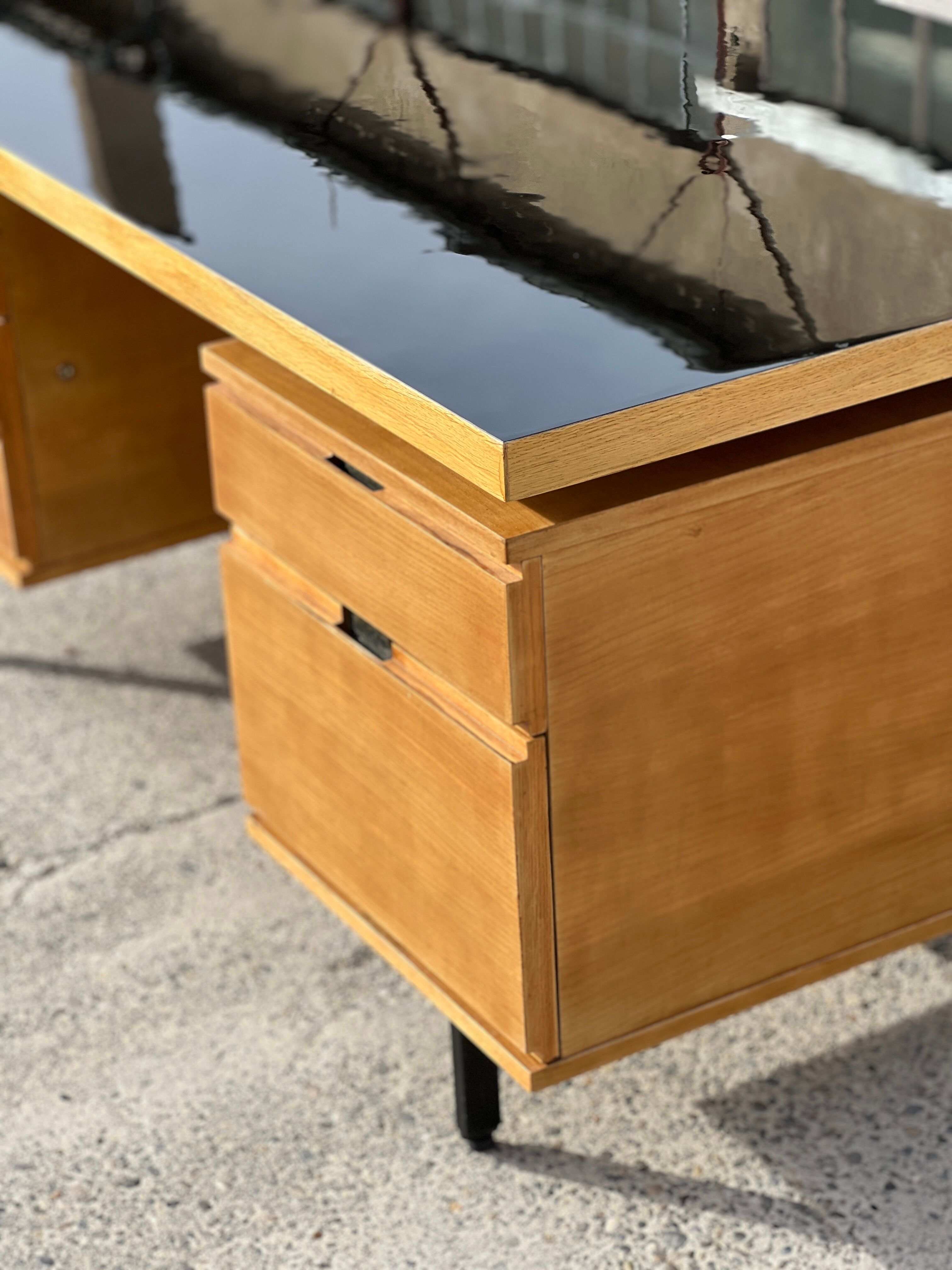 Bureau Pierre Guariche modèle Président 1960