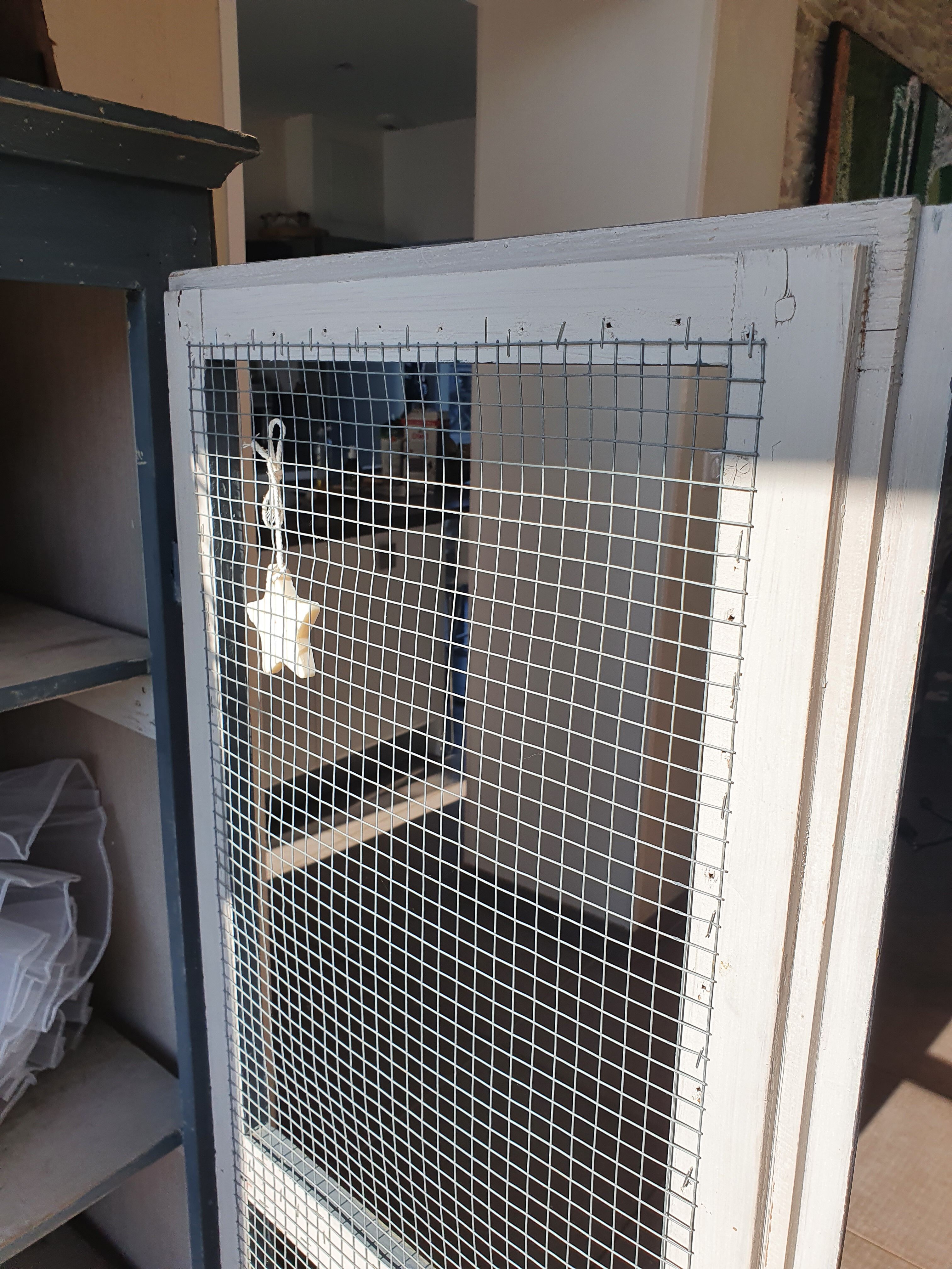 Mesh cabinet