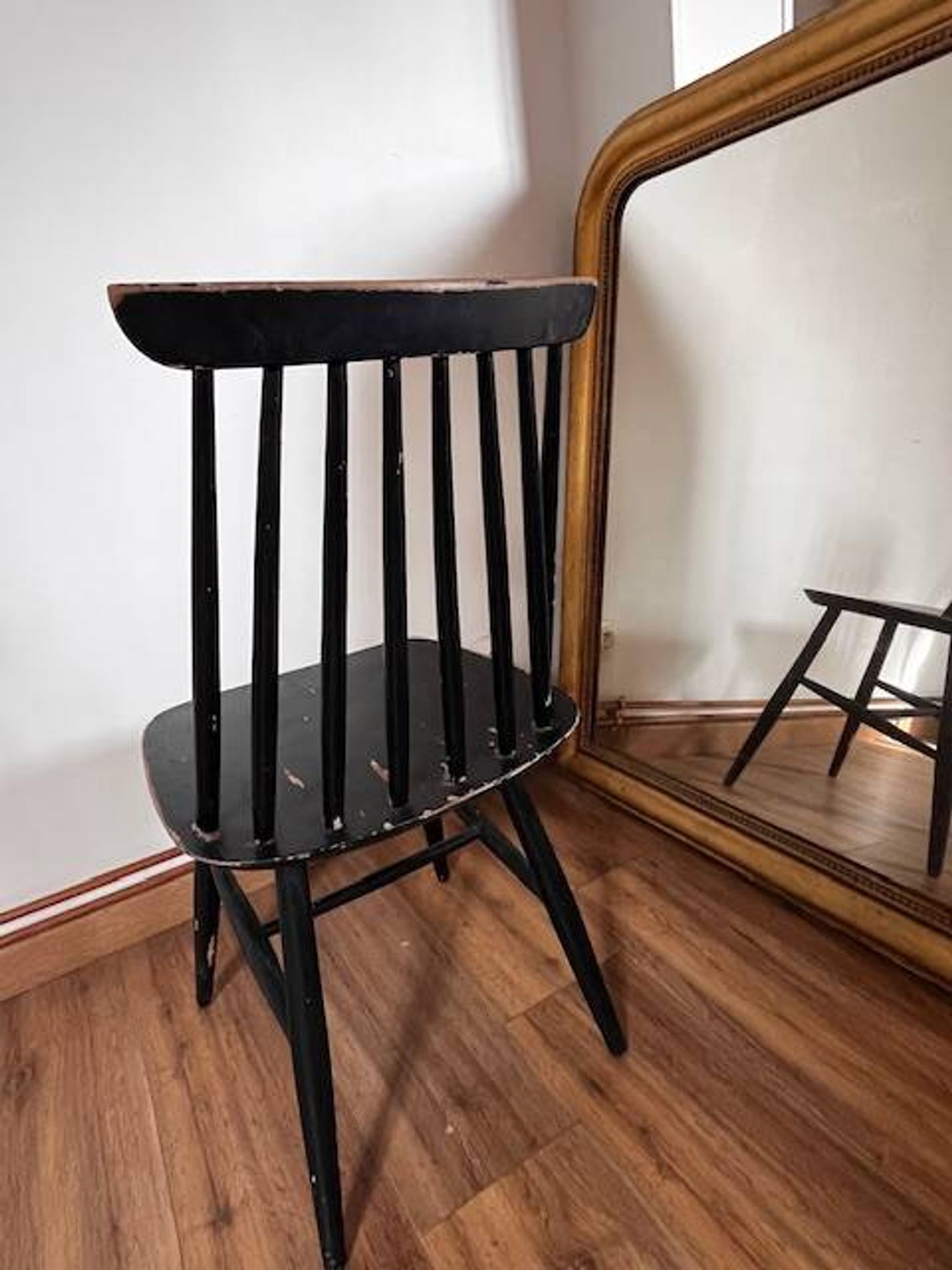 Chaise noire type fanett