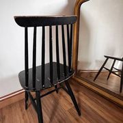 Chaise noire type fanett