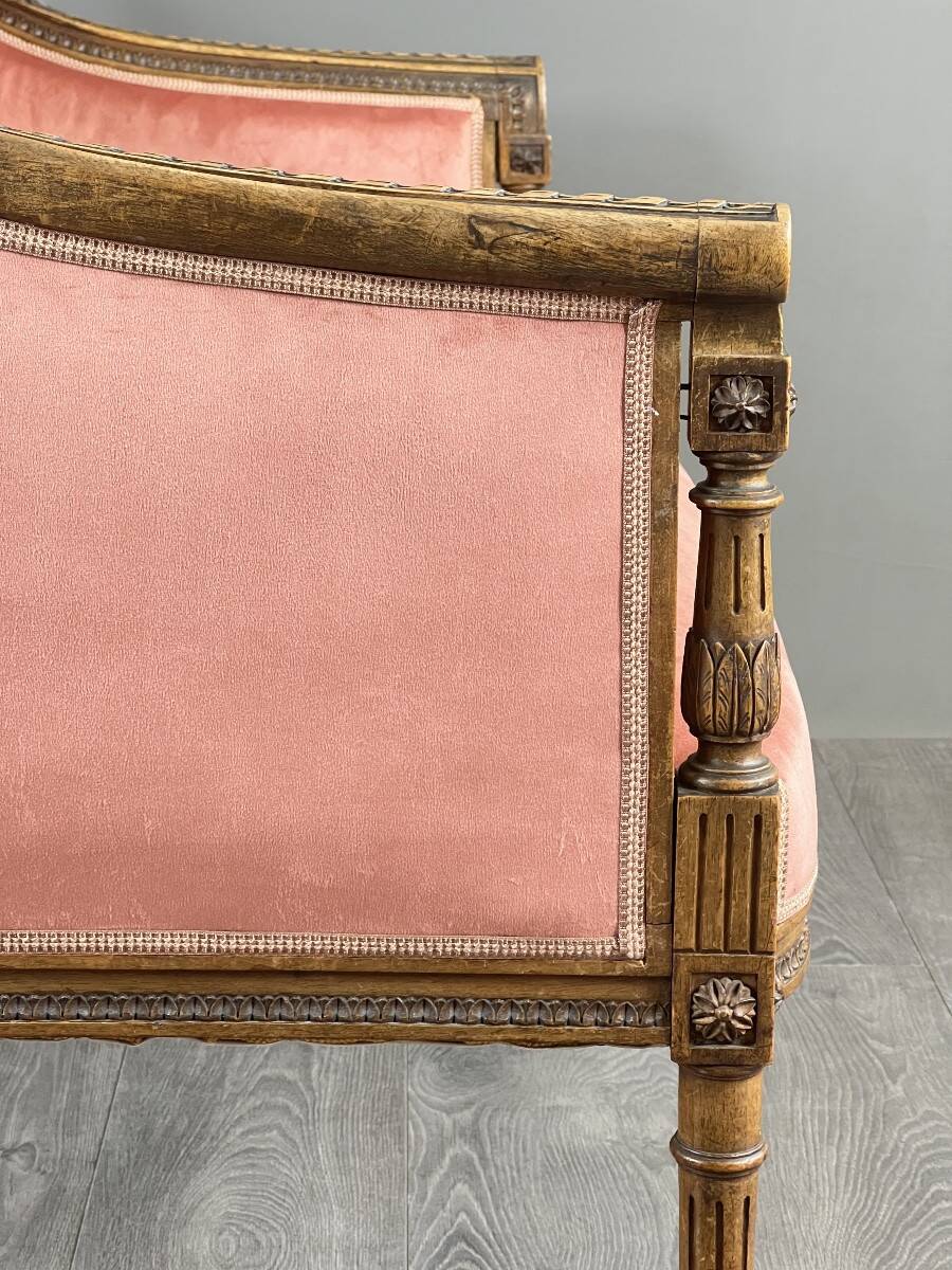 Louis XVI style canapé in carved wood and velvet, 20th century