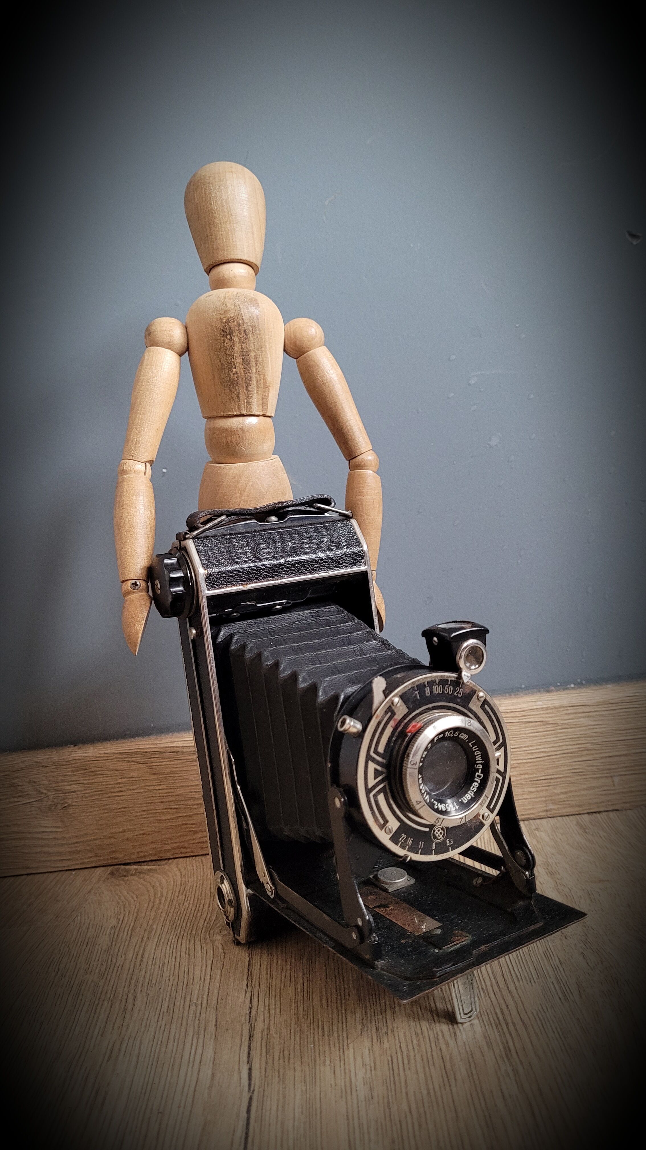 Victar bellows camera