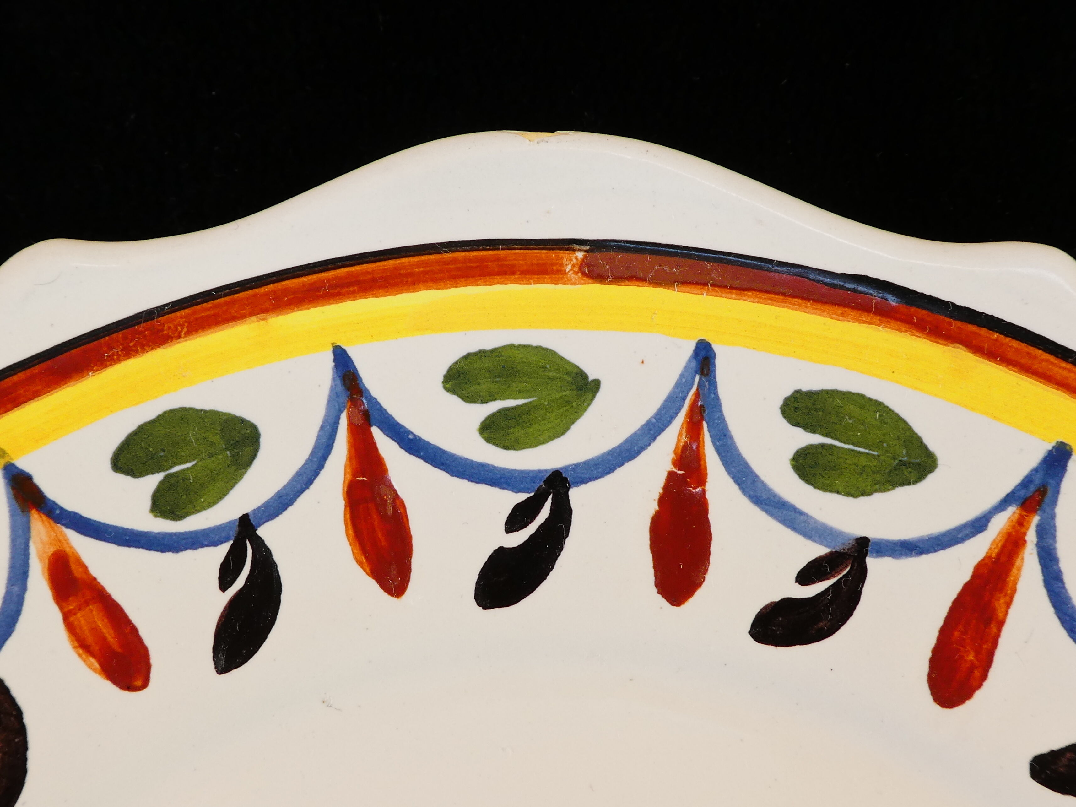 Plate in Faience of MALICORNE signed Emile TESSIER decor bird