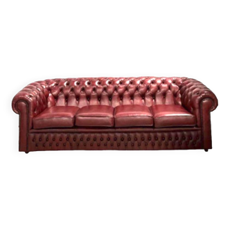 Chesterfield sofa in burgundy leather
