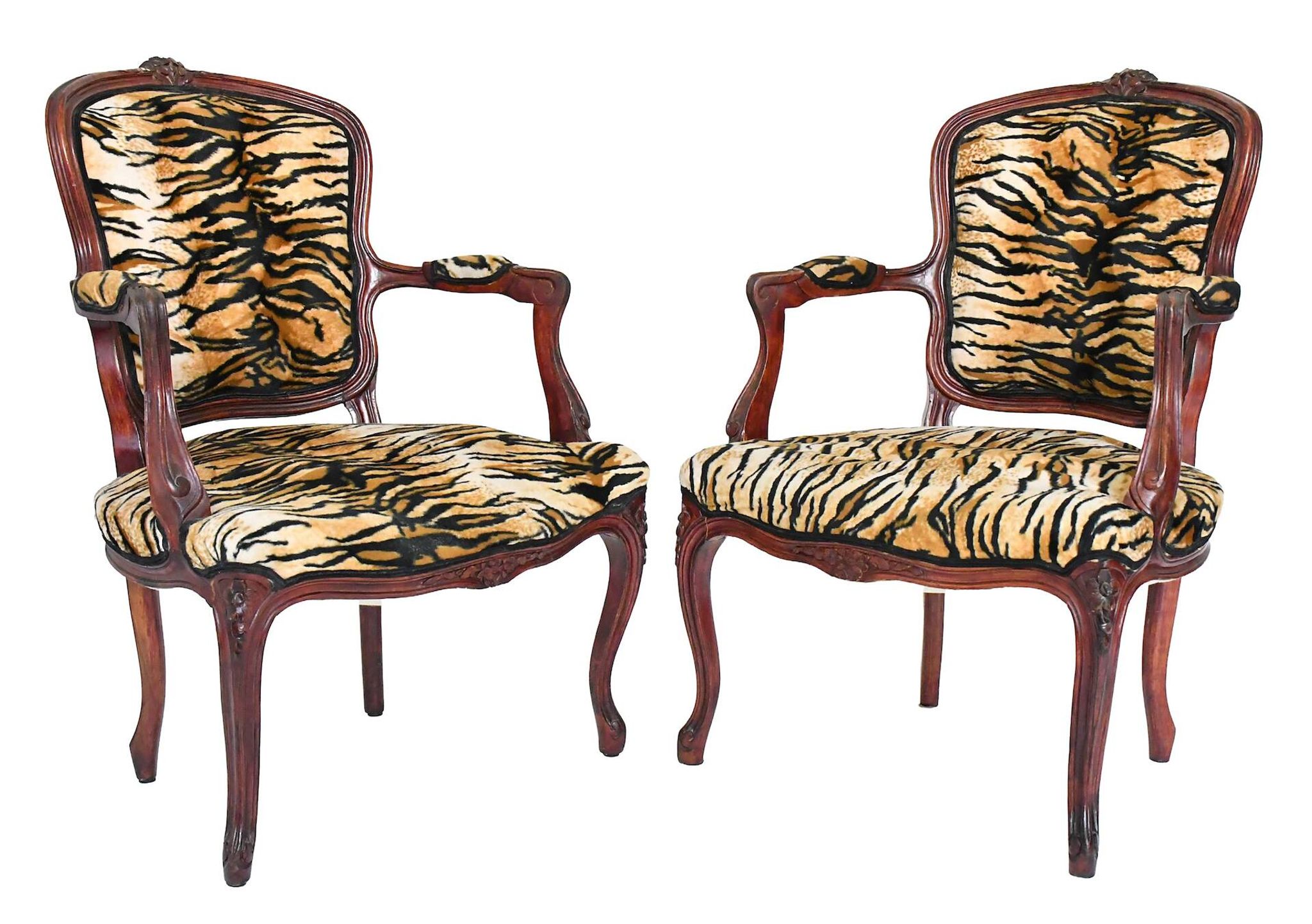 Paire de fauteuils cabriolet de style Louis XV