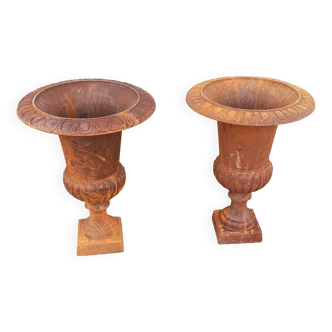 Pair of Medici type vase in cast iron