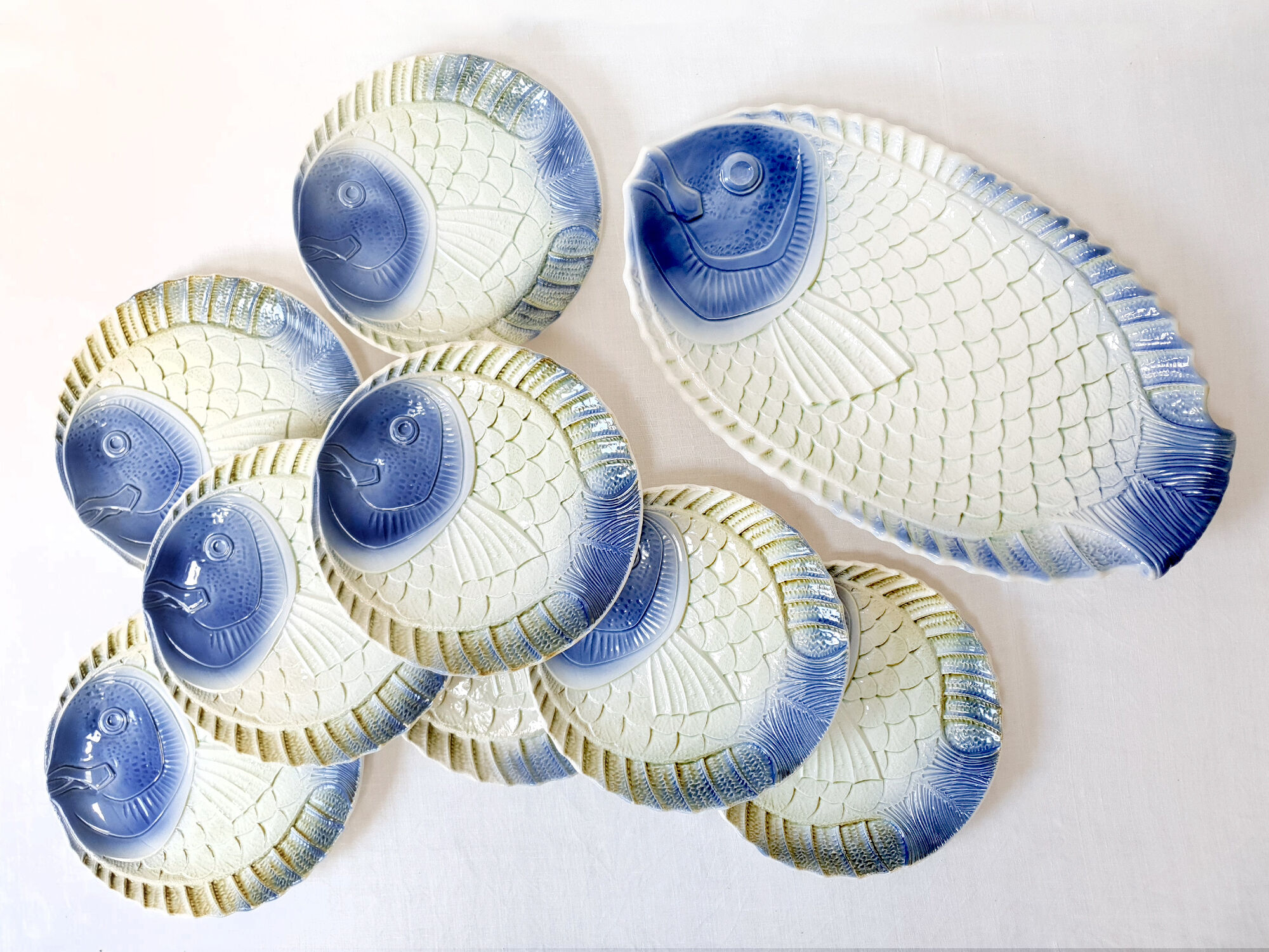 Fish service 8 plates and a large dish / Manufacture française Sarreguemines