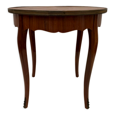 Guéridon rond de style Louis XV en placage de bois de rose XX siècle