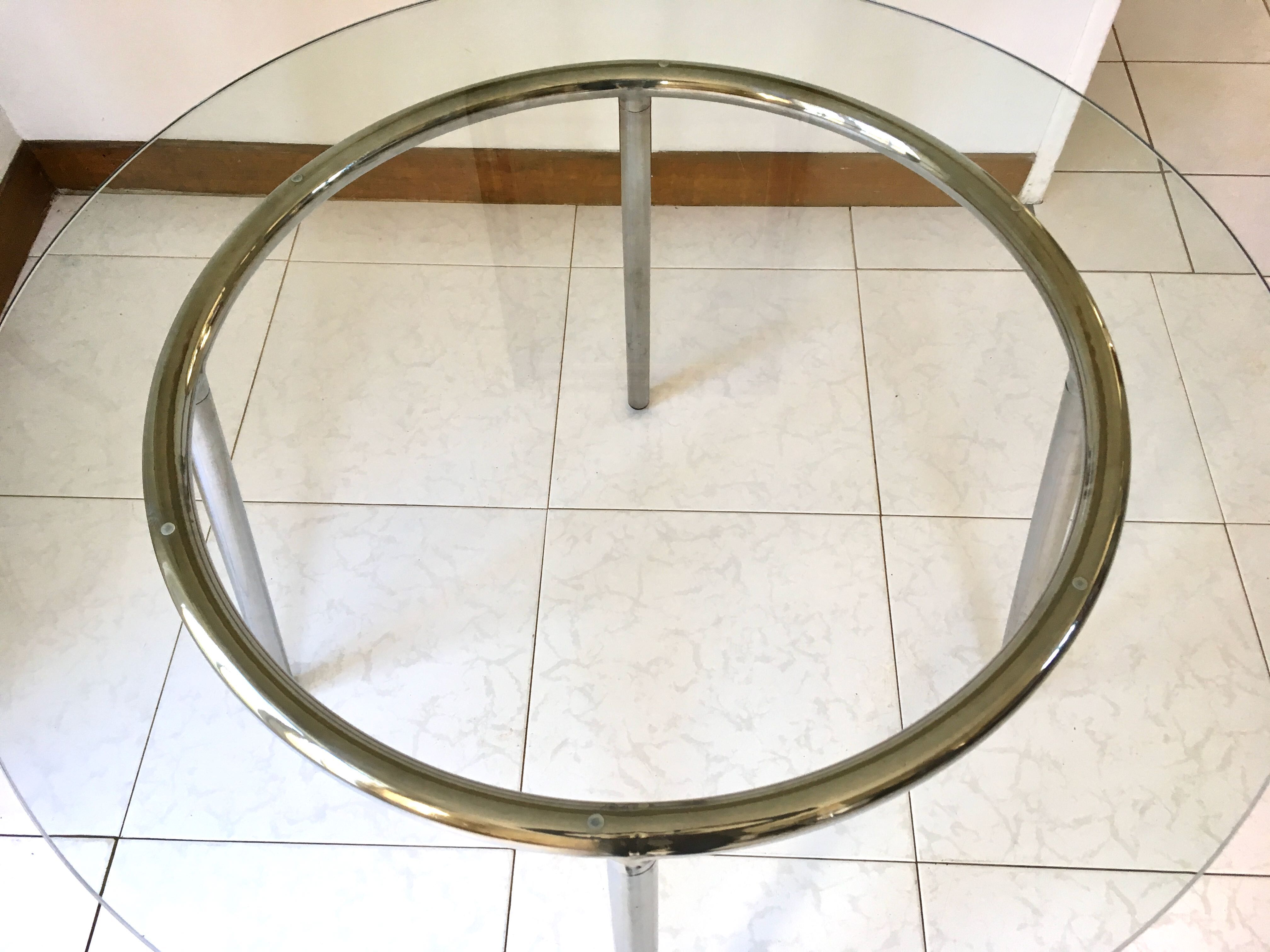 Table ronde design 1970 en verre et métal