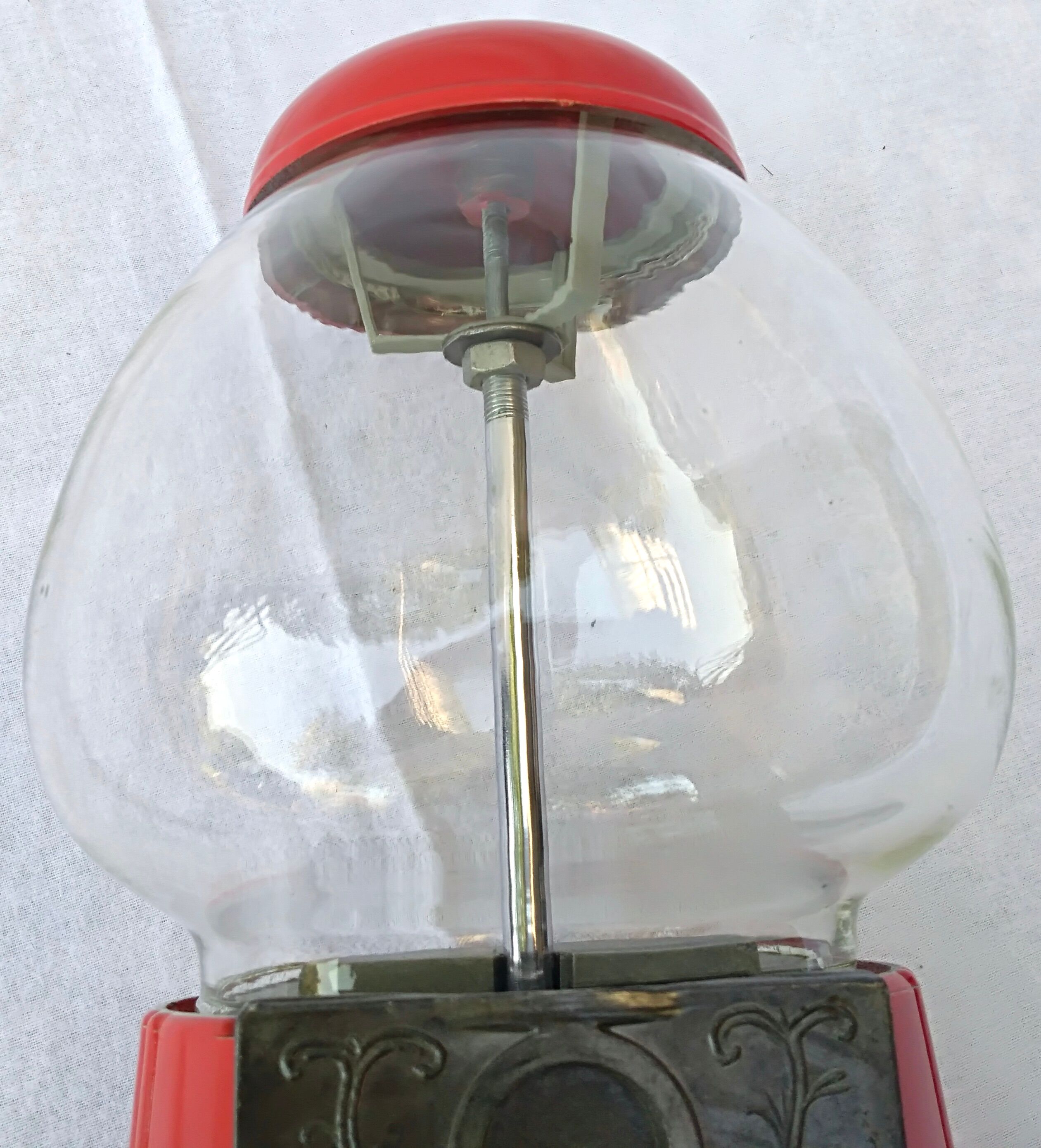 Candy, chewing gum, peanut glass and metal dispenser