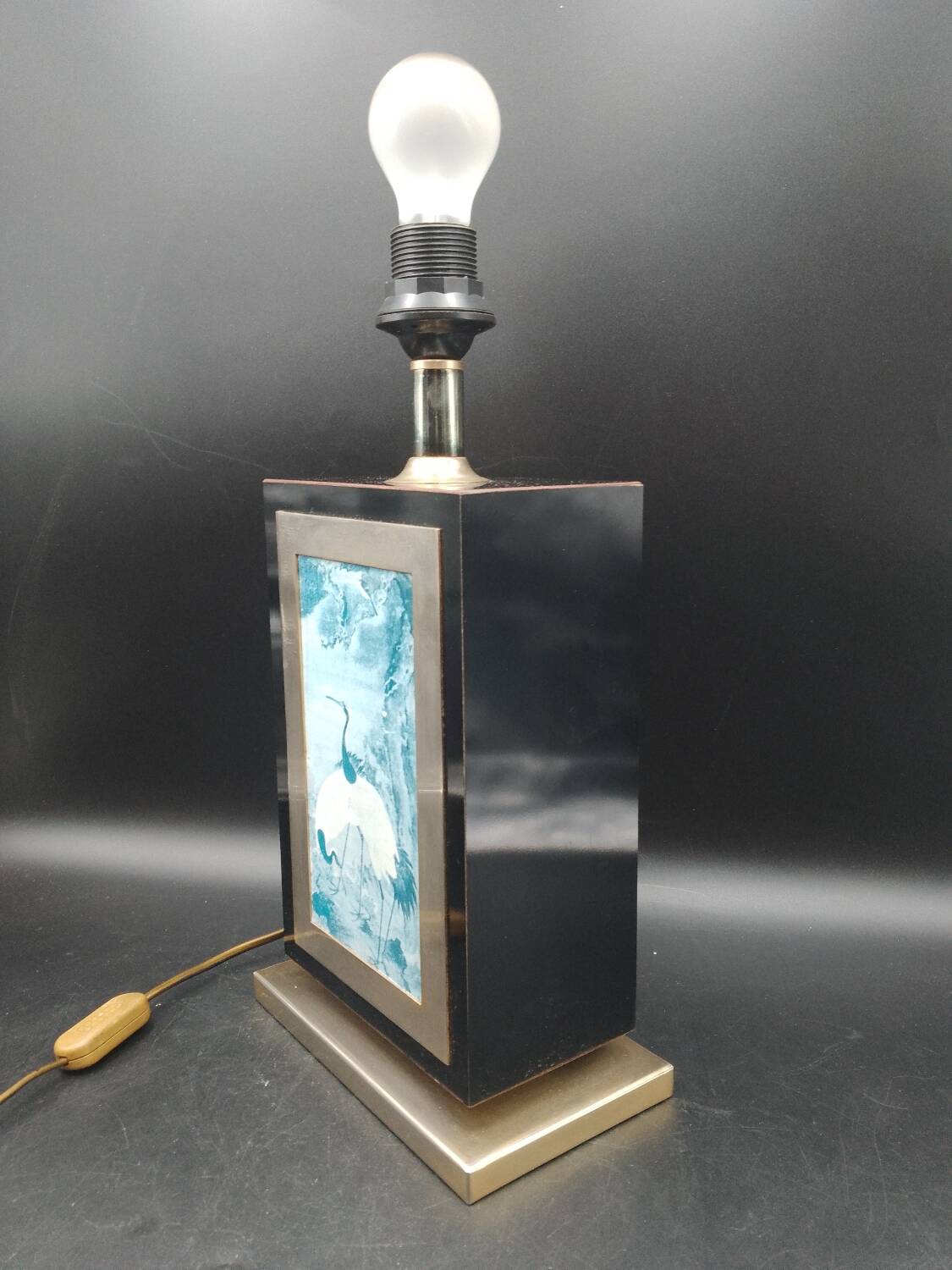 Table lamp the dolphin pagoda 1970 vintage melamine lacquered and brass heron