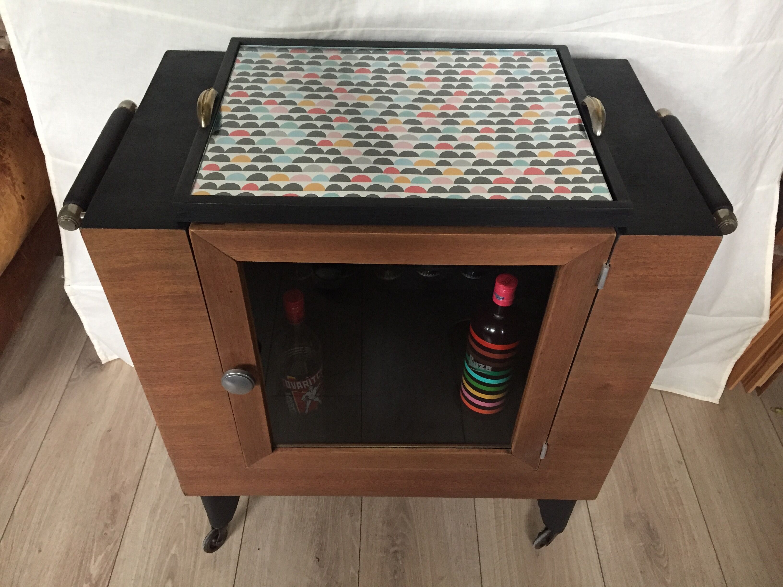 Bar year 30 removable tray