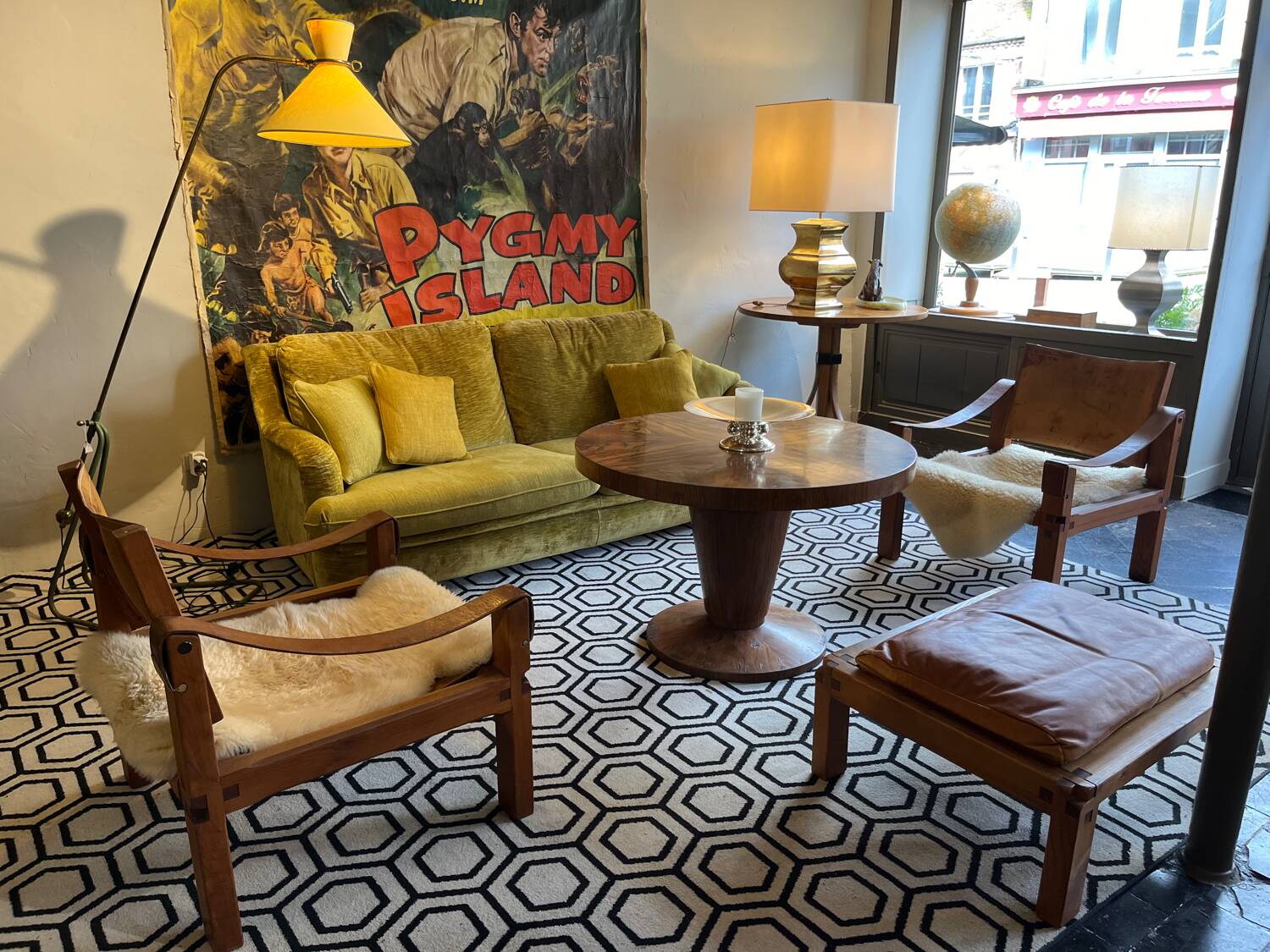 Large pedestal table 1930