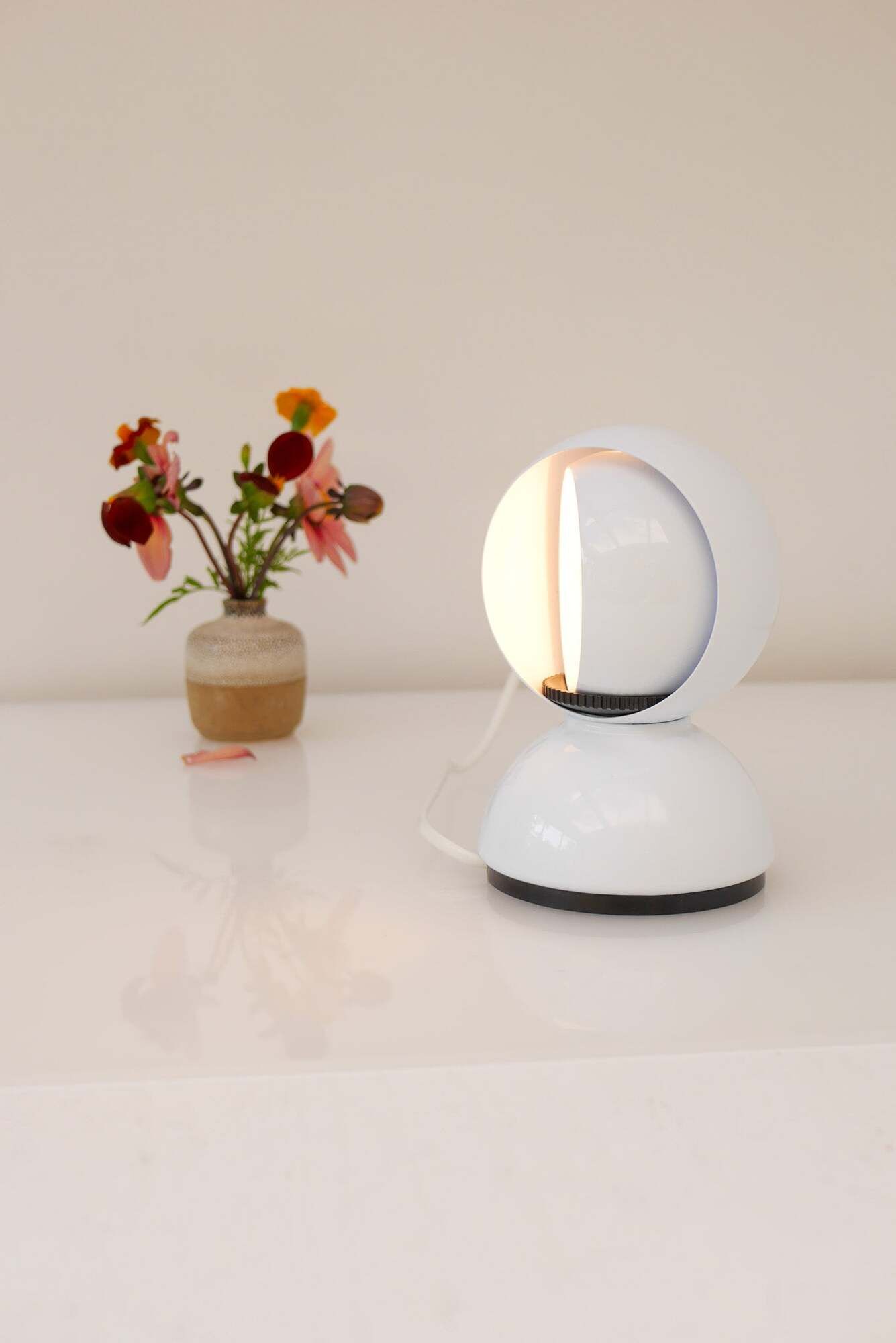 Table lamp "Eclisse" by Vico Magistretti for Artemide, Italy, 1965