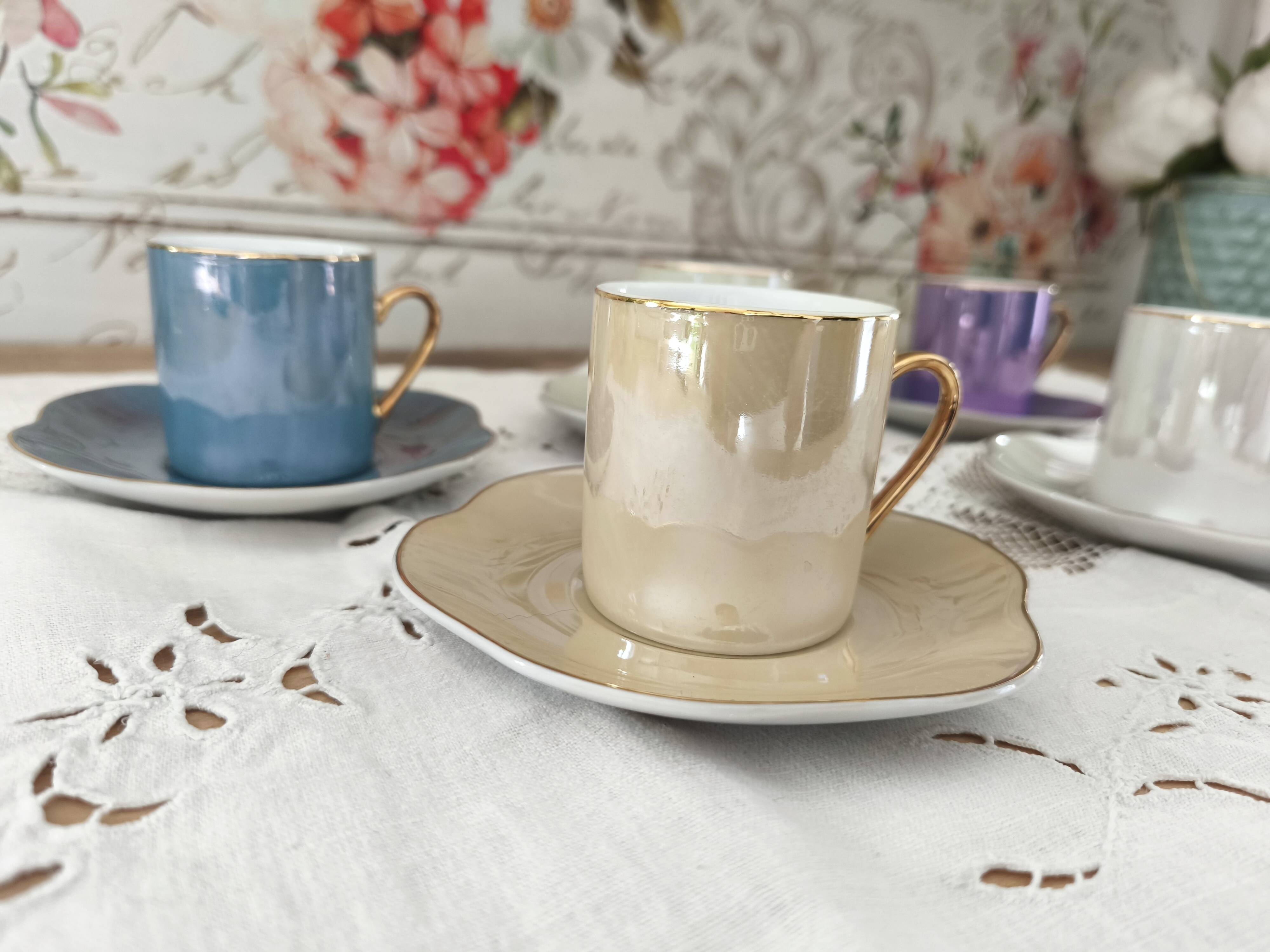 Set of 5 iridescent harlequin espresso coffee cups