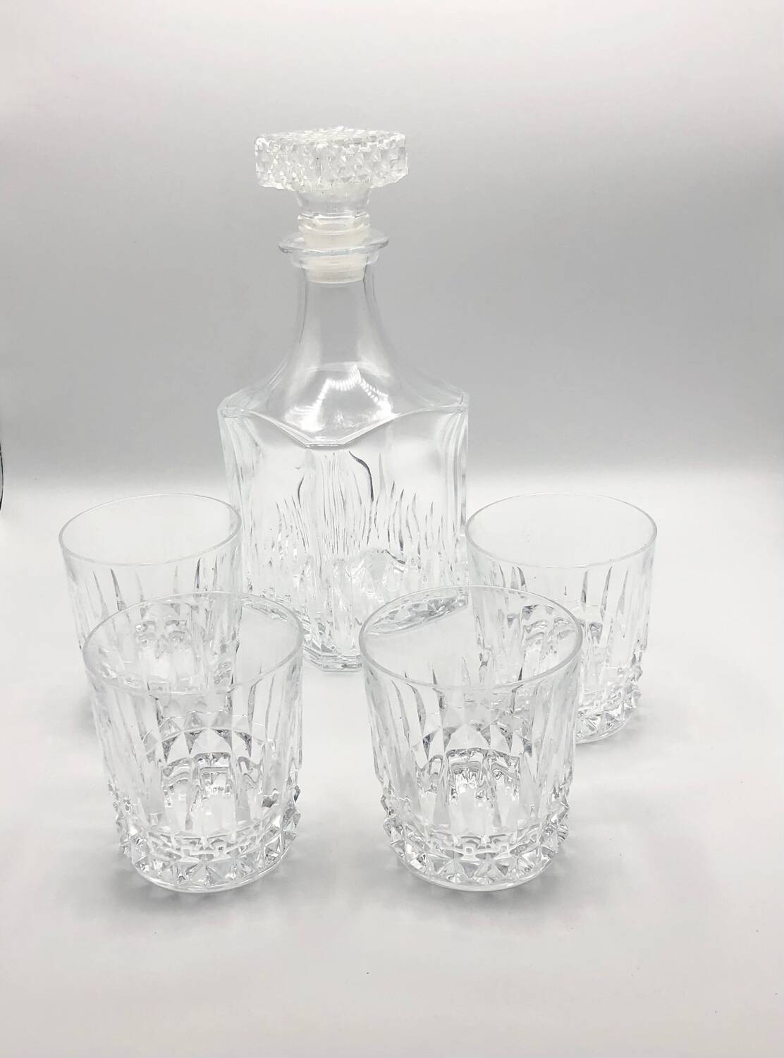 Vintage whiskey service