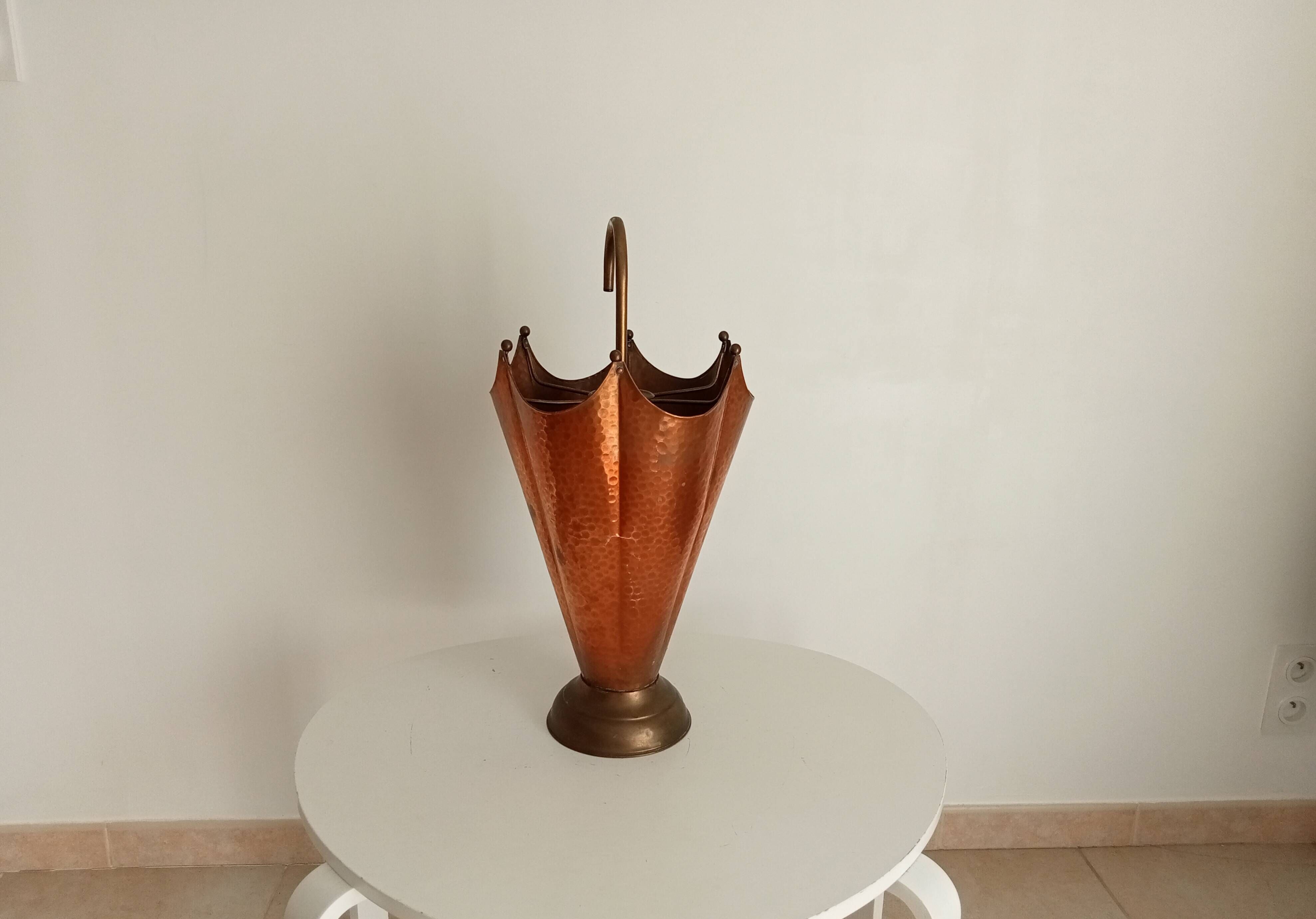 Vintage umbrella stand in Hollywood Regency style from the 1960s.