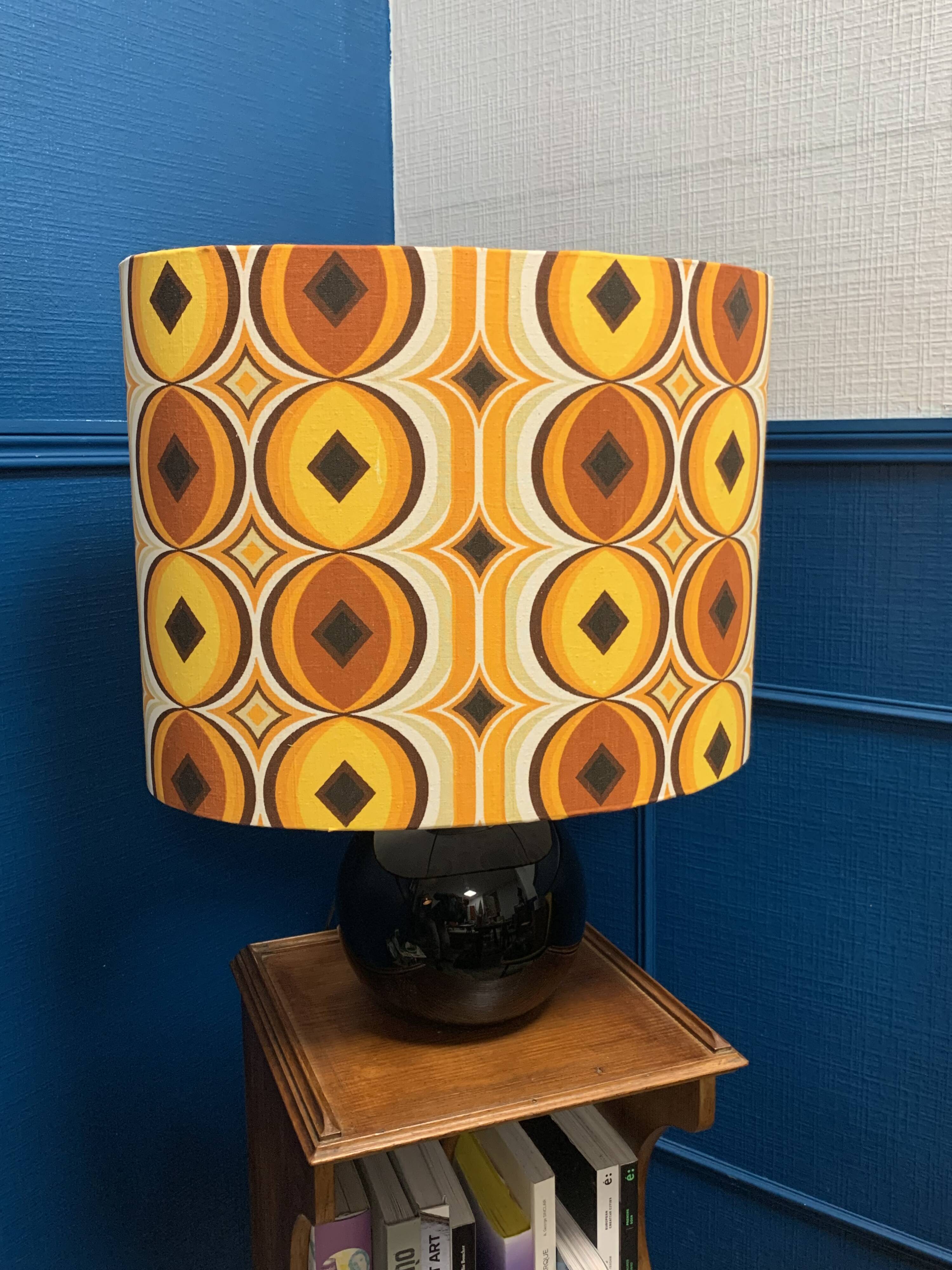 Art Deco lamp in opaline in the style of Jacques Adnet.