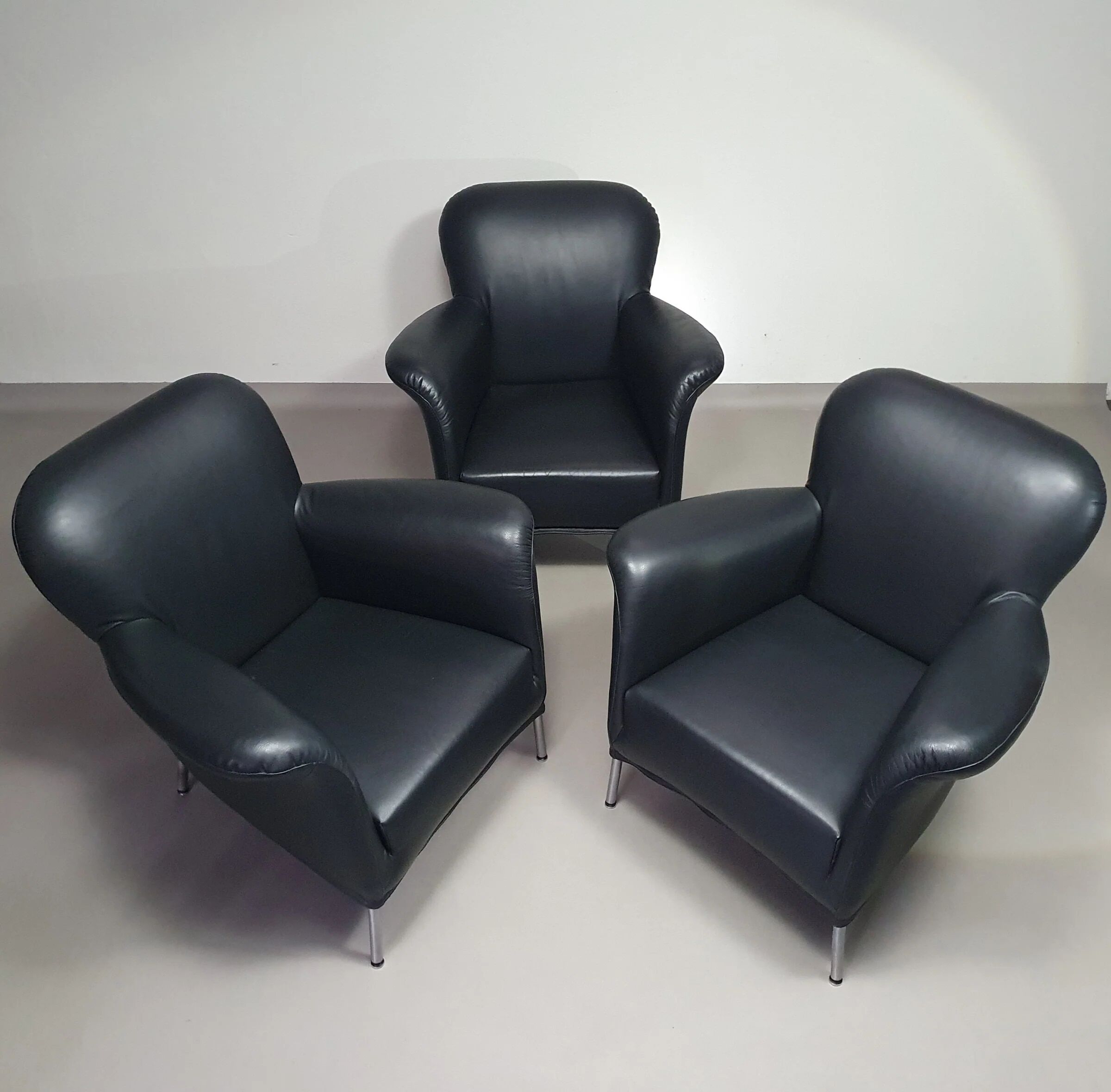 3 x rare armchair / model Turn / black leather / Bert Plantagie in mint condition.