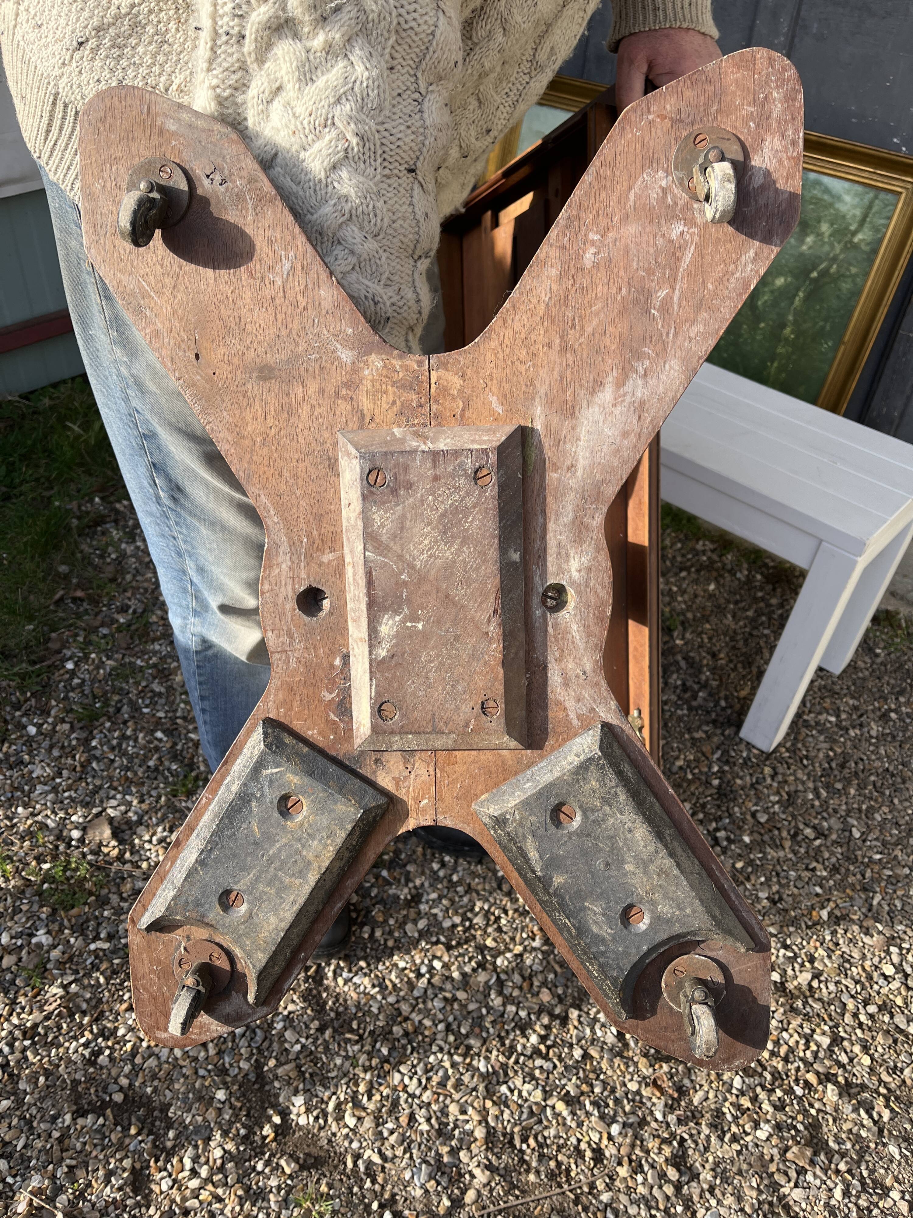 Drawing table / architect with sun system by E.Chouanard