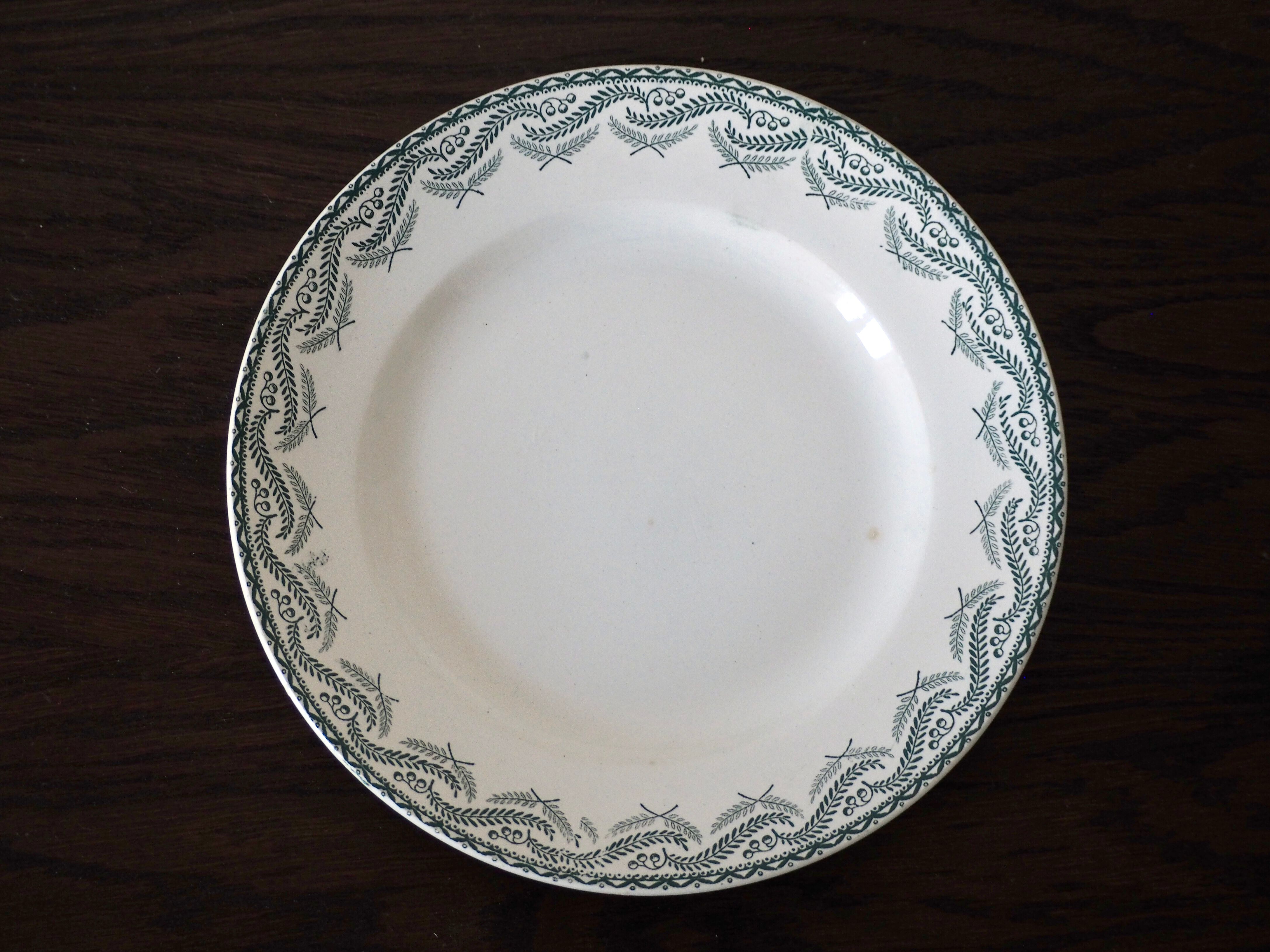 Set of 6 Terre de Fer plates, Réjane St Amand model