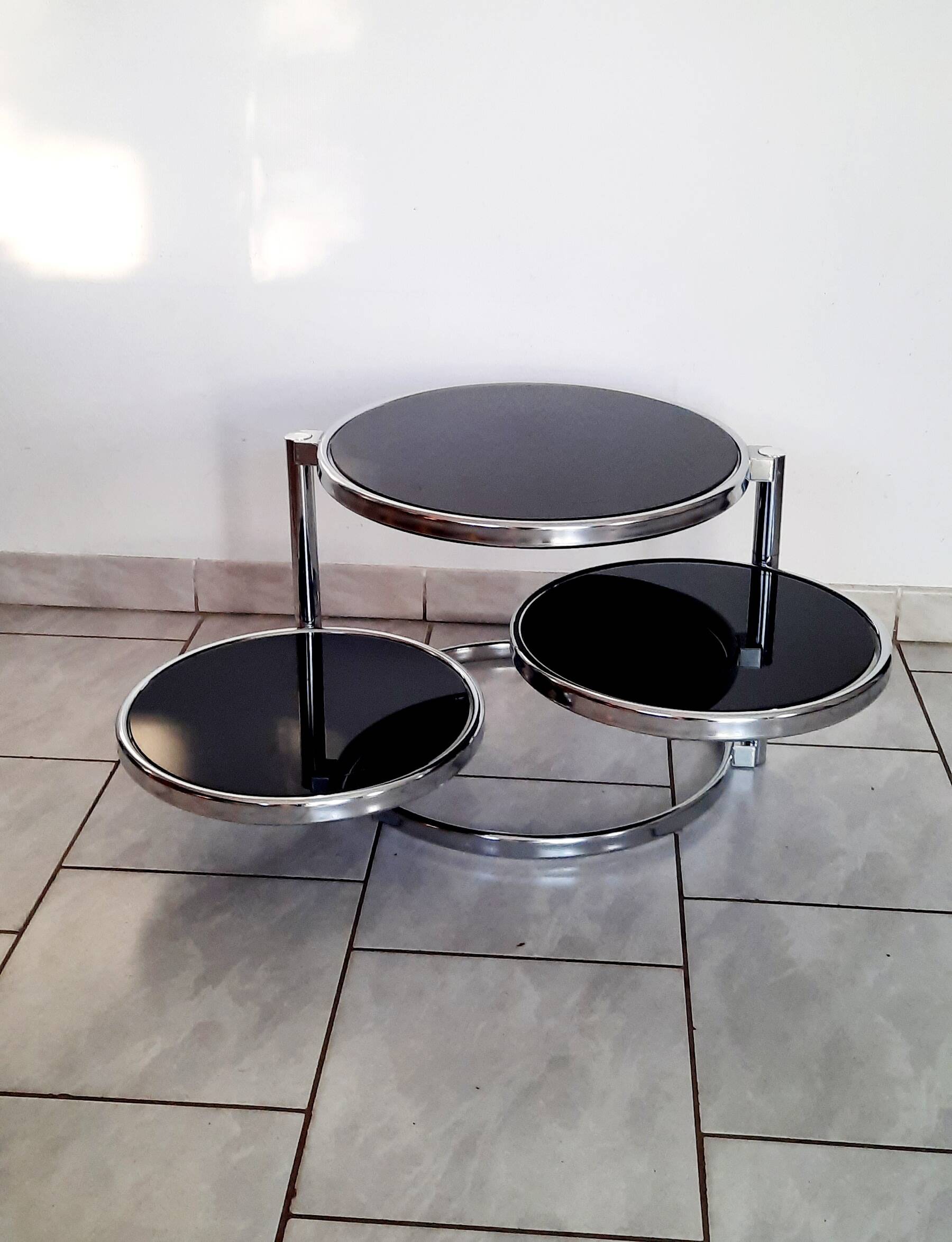 Round coffee table with 3 tiers, 1970s-80s