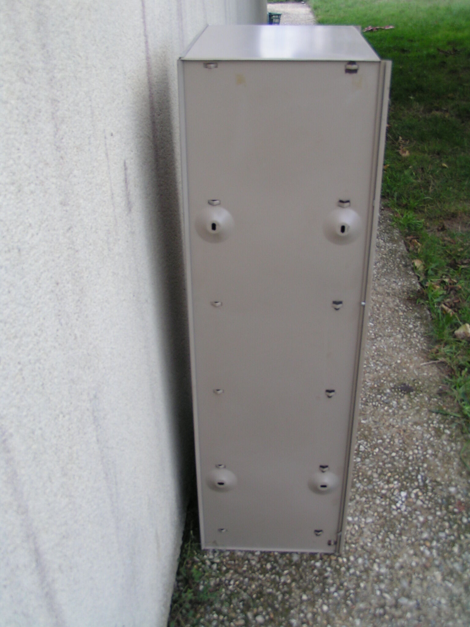 Industrial valve furniture