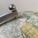 Globe terrestre G Thomas en aluminium mappemonde 1950