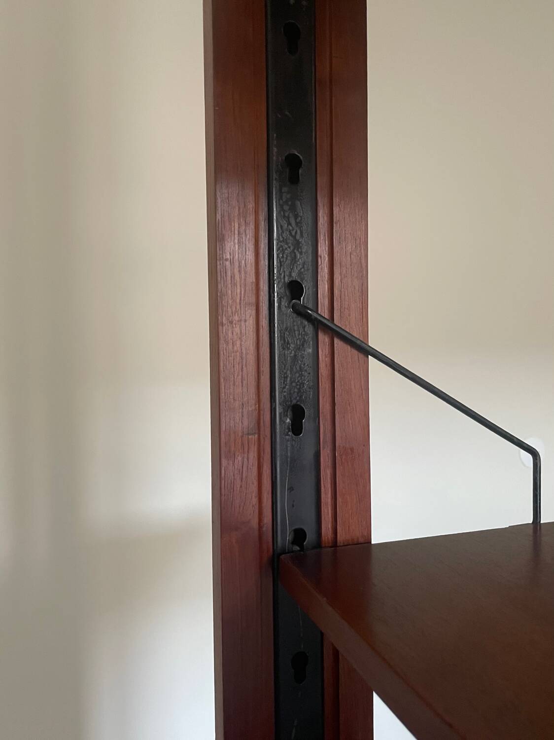 Double-sided modular library room divider