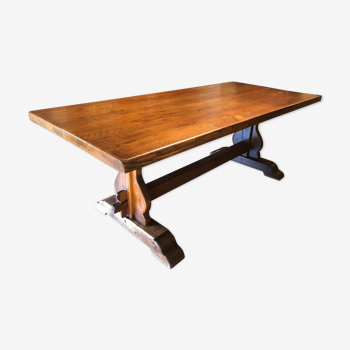 Monatère table