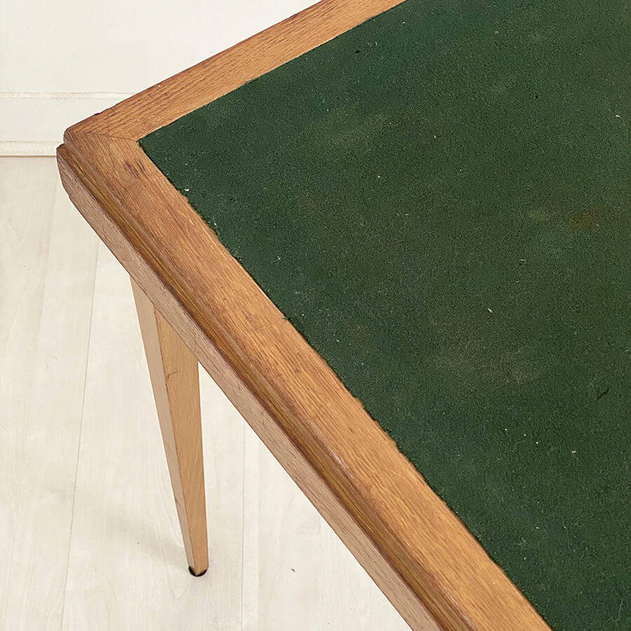Folding bridge table
