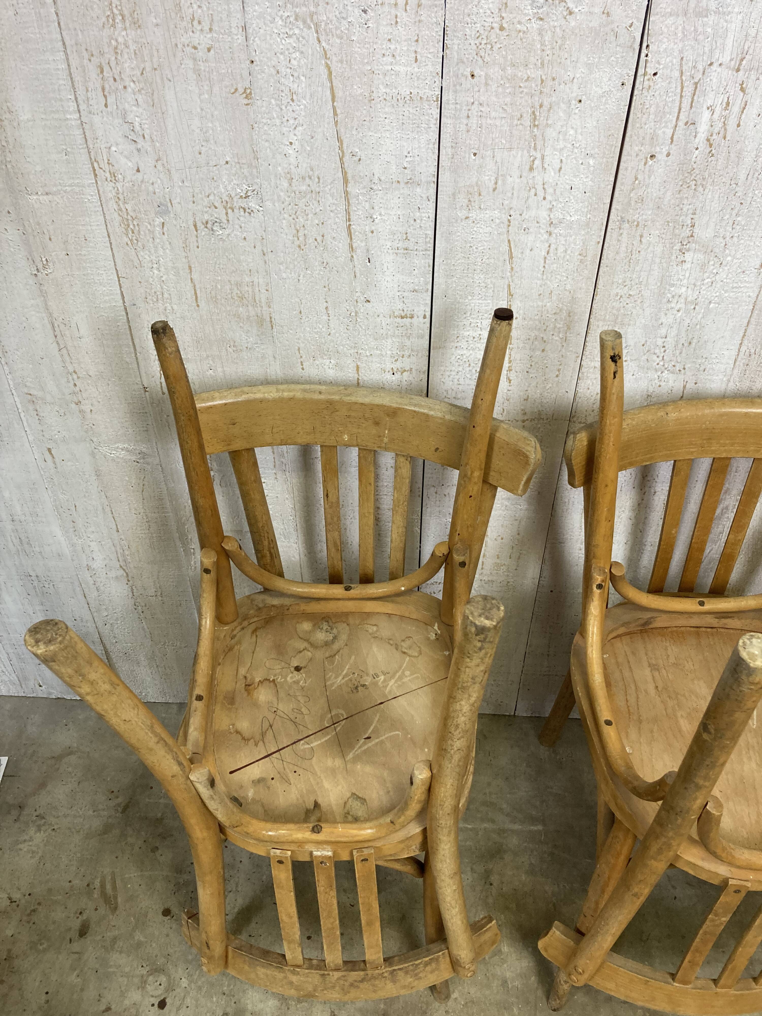 Série de 6 chaises bistrot en bois courbé