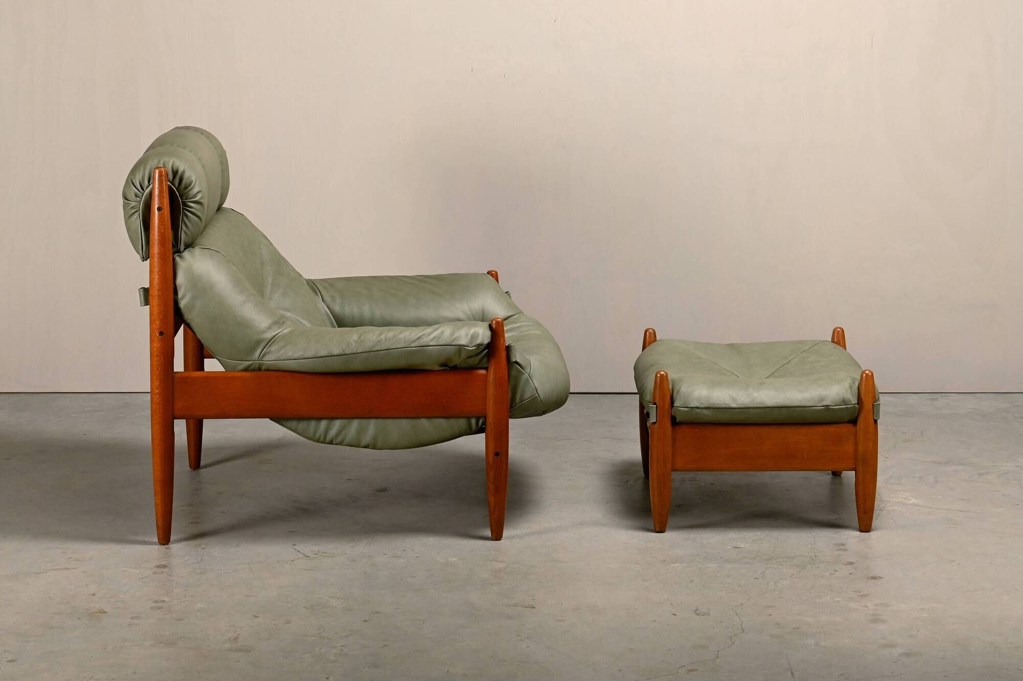 Lounge Chair in the manner Sergio Rodrigues and Jean Gillon, Oak / Leather
