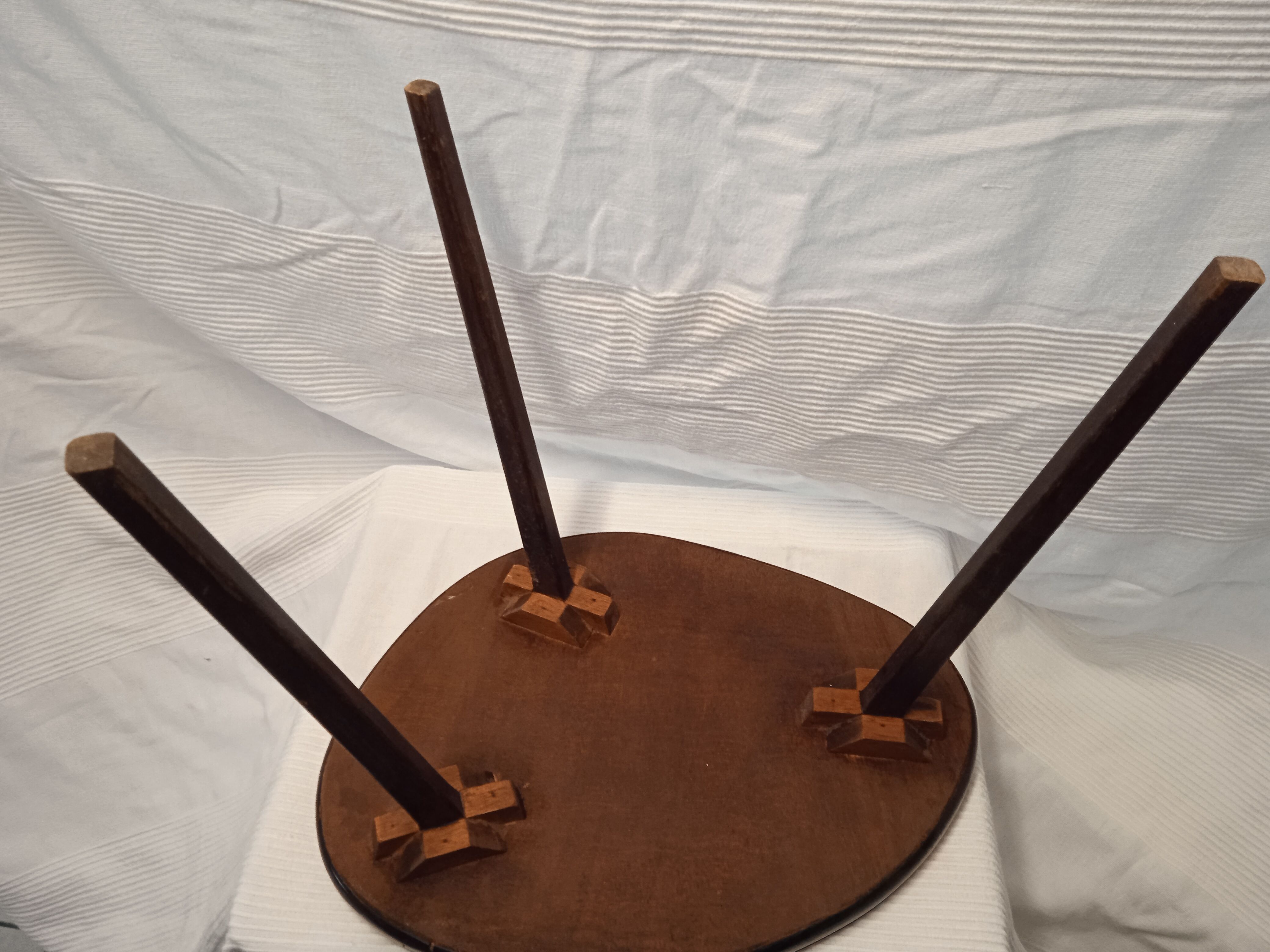 Table tripode formica