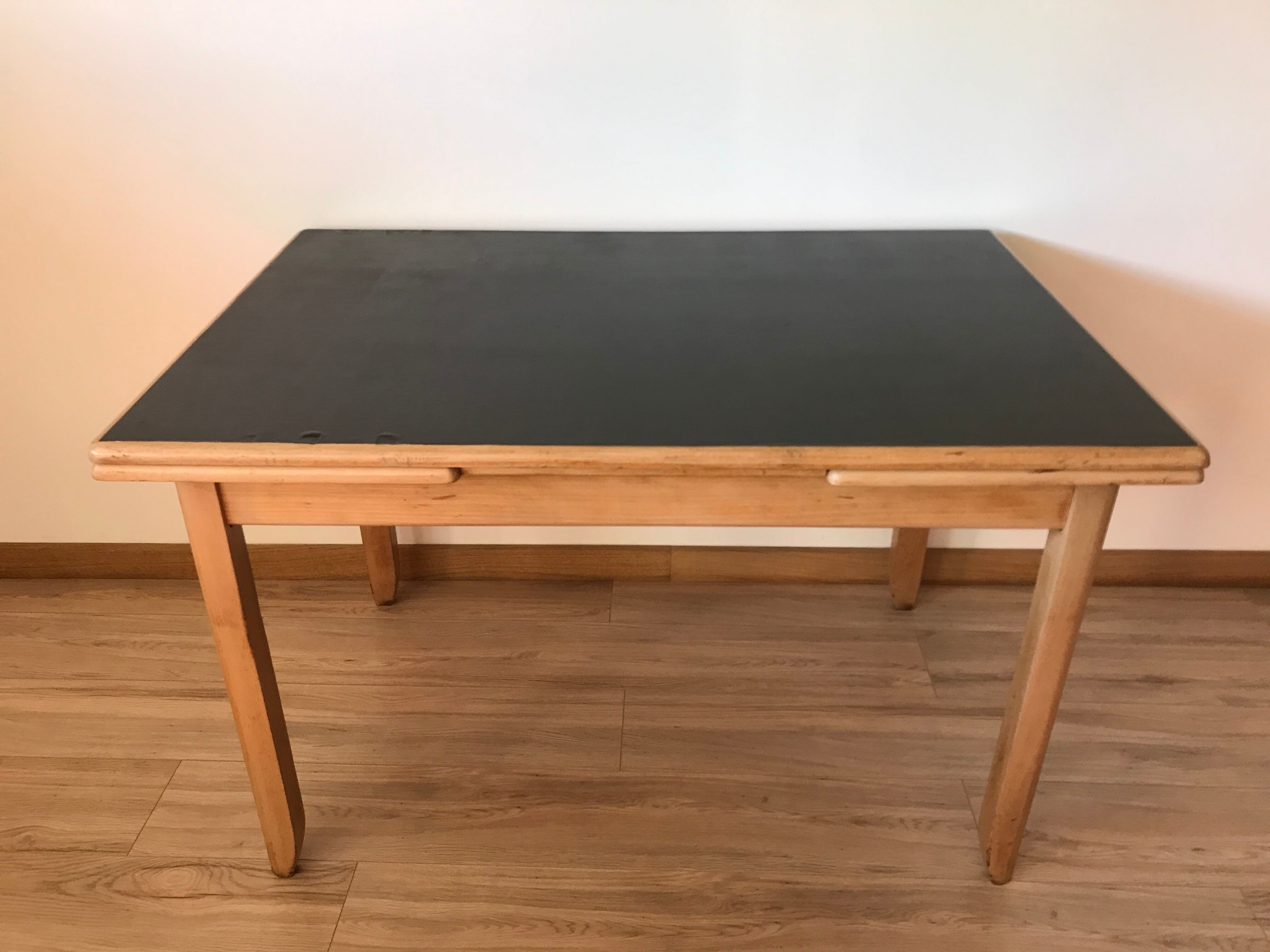Mado table of old farmhouse