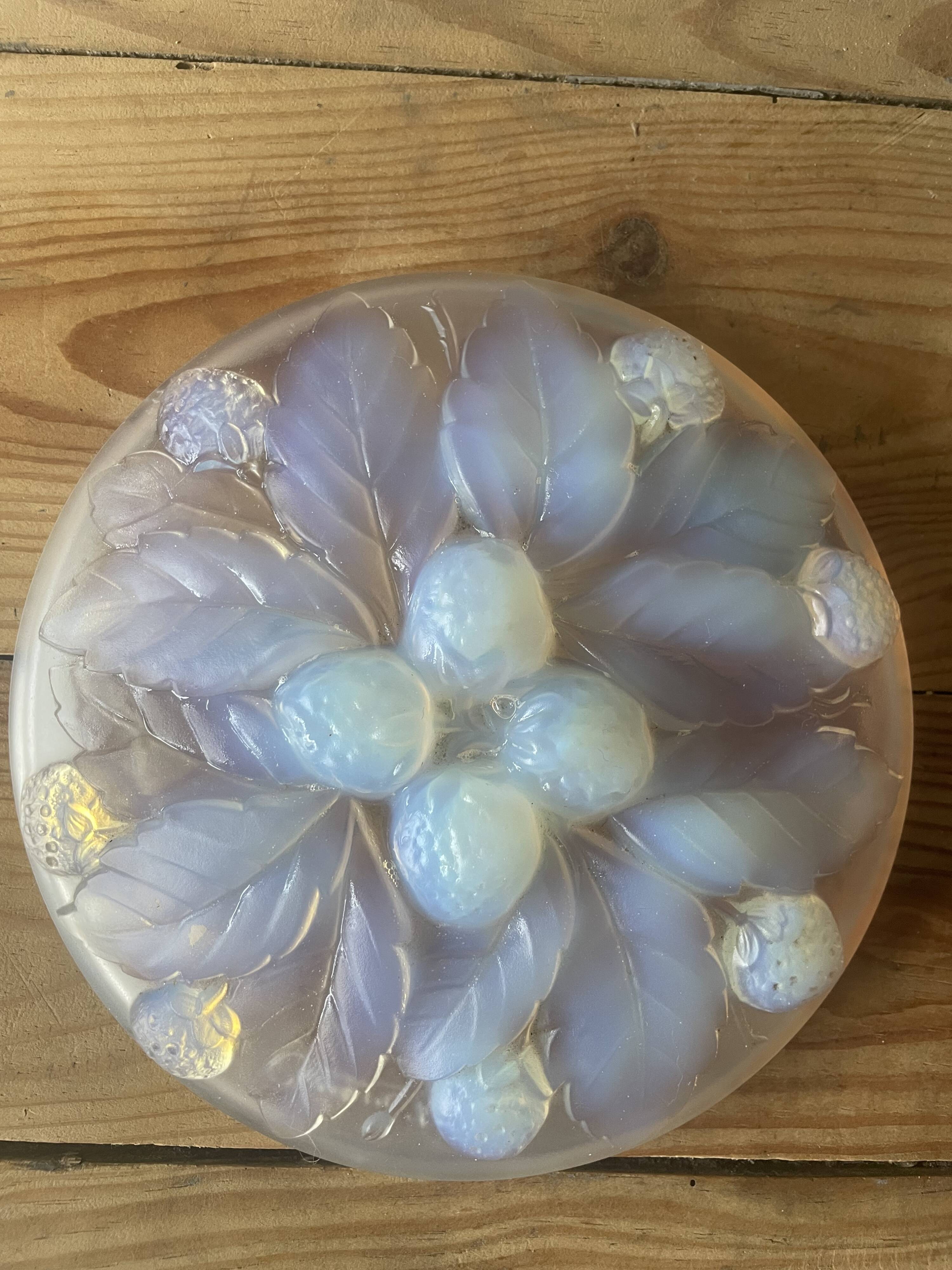 Cesari France opalescent glass bowl