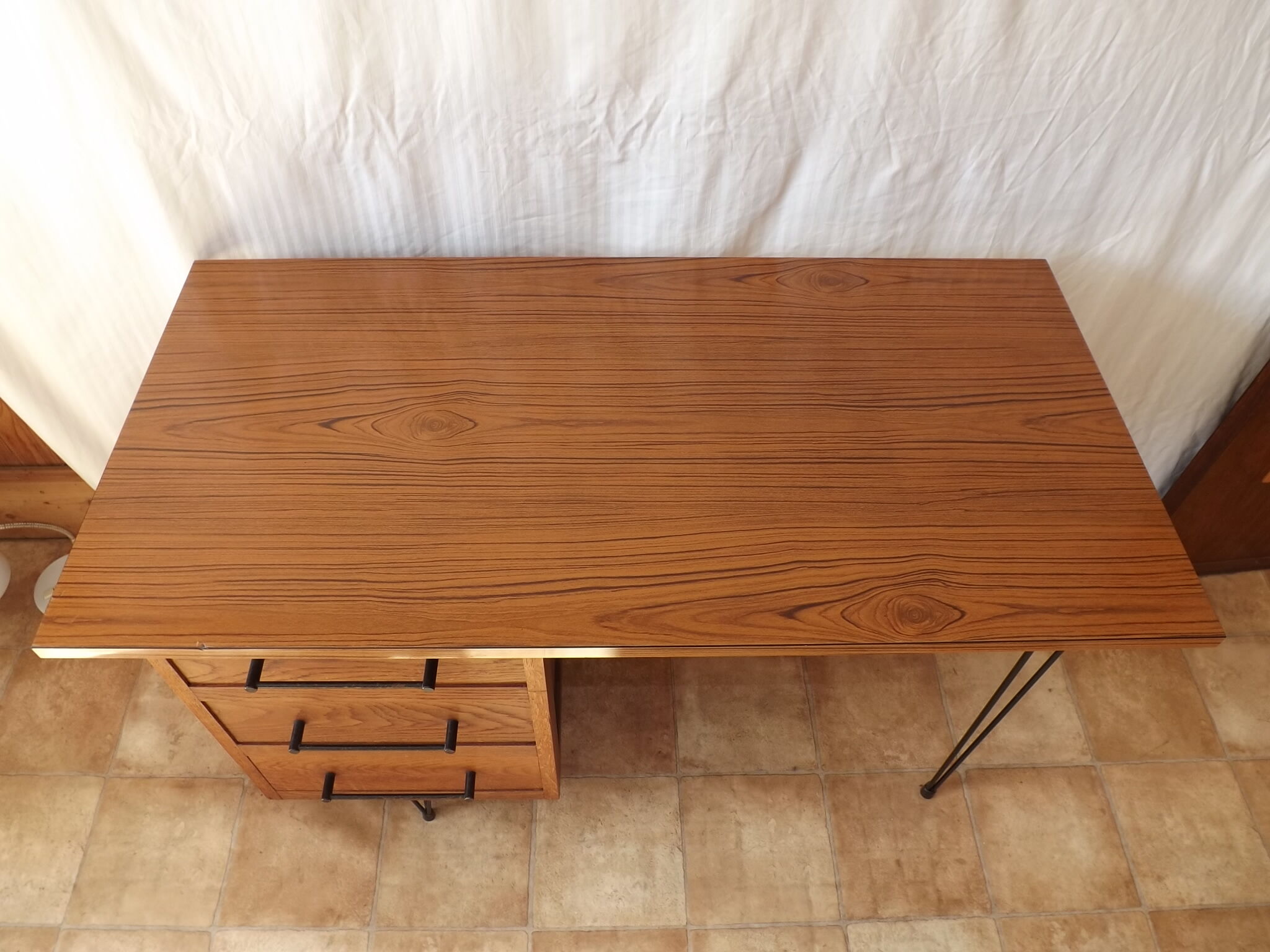 Bureau vintage en chêne sur pieds épingle 1950