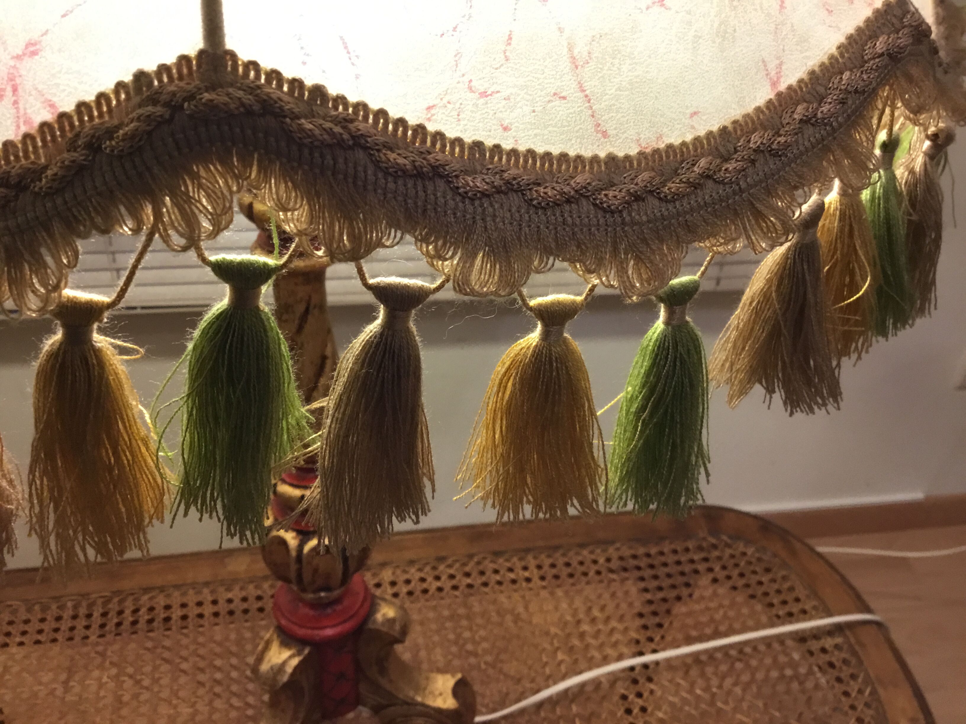 Lampshade in pigskin mounted on foot Spanish style.