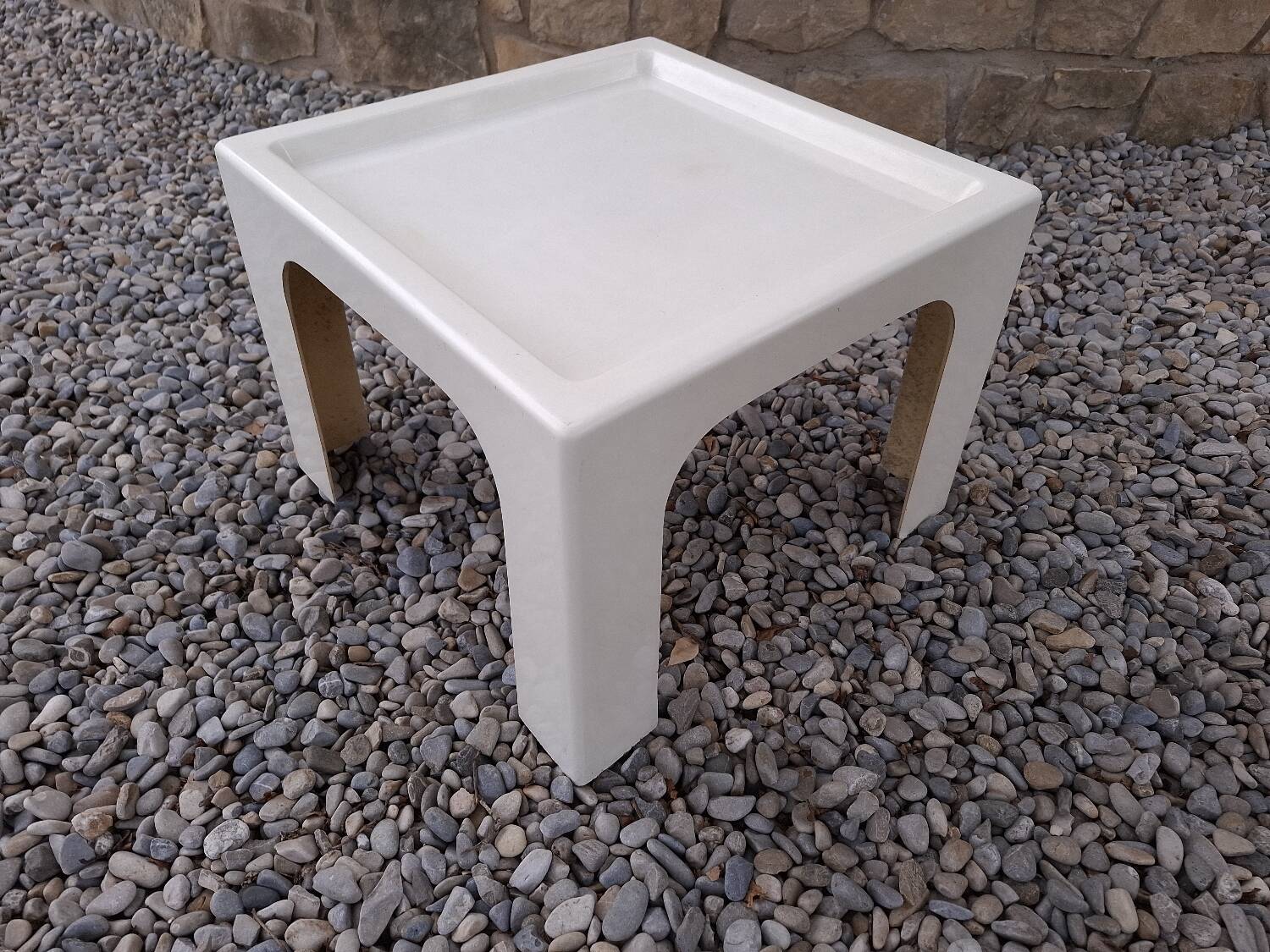 Vintage 70'S fiberglass coffee table