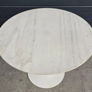 Tulip dining table with marble top by Eero Saarinen for Knoll International