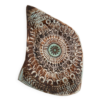 Empty pocket, Pat & Joe Rawland, 1970, scarified ceramic
