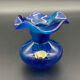Vase Peter Kaspar en cristal bleu 24 % PbO à bord ondulé