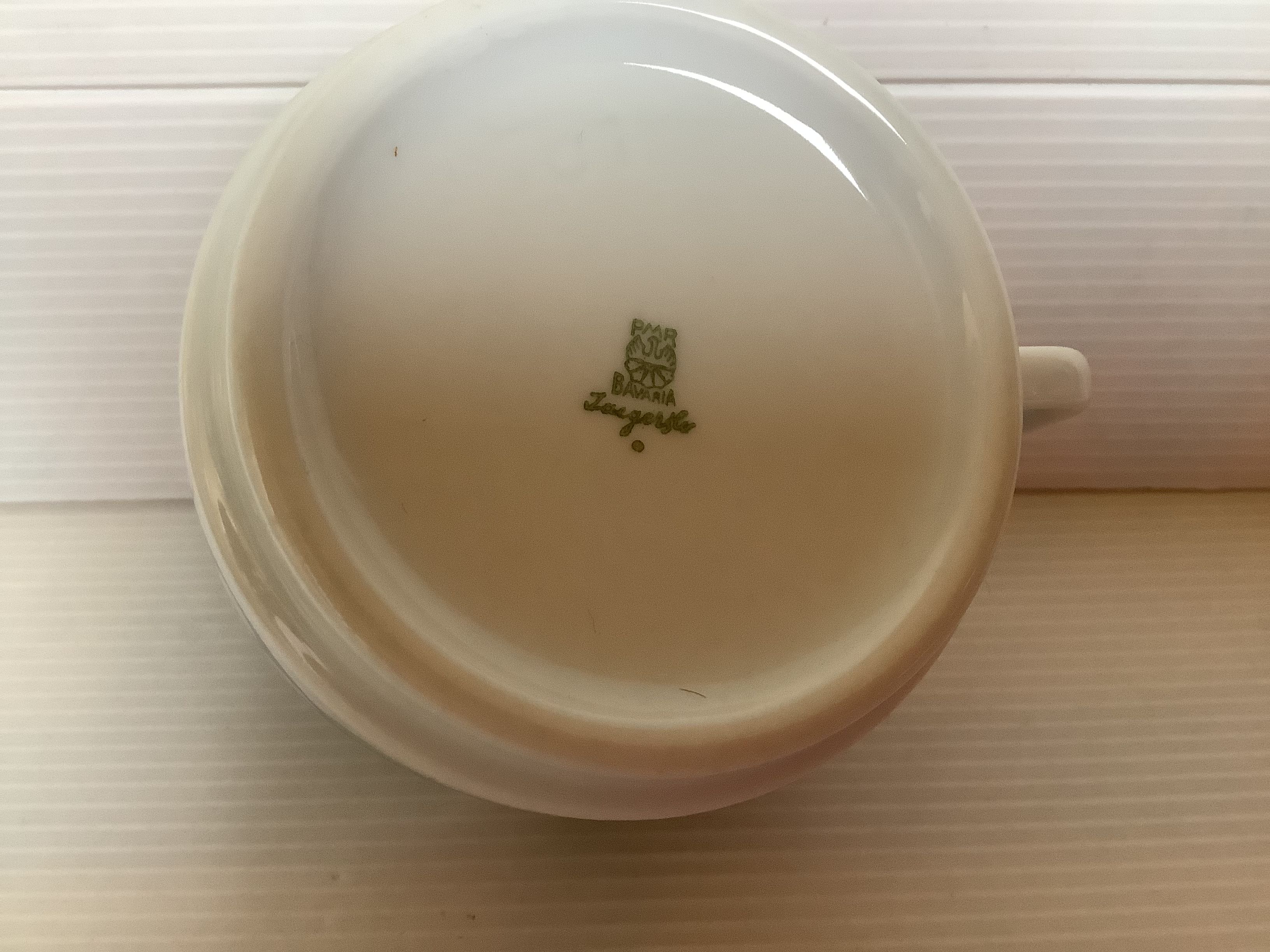 Five large bavaria flower cups with five sub-cups