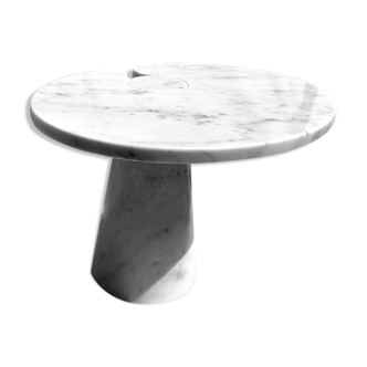 Coffee table in Italian whithe  Carrara marble