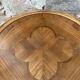 Table basse d'appoint ronde marquetée trèfle